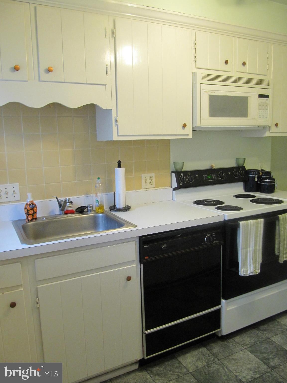 FAIRLINGTON MEWS - Residential Lease