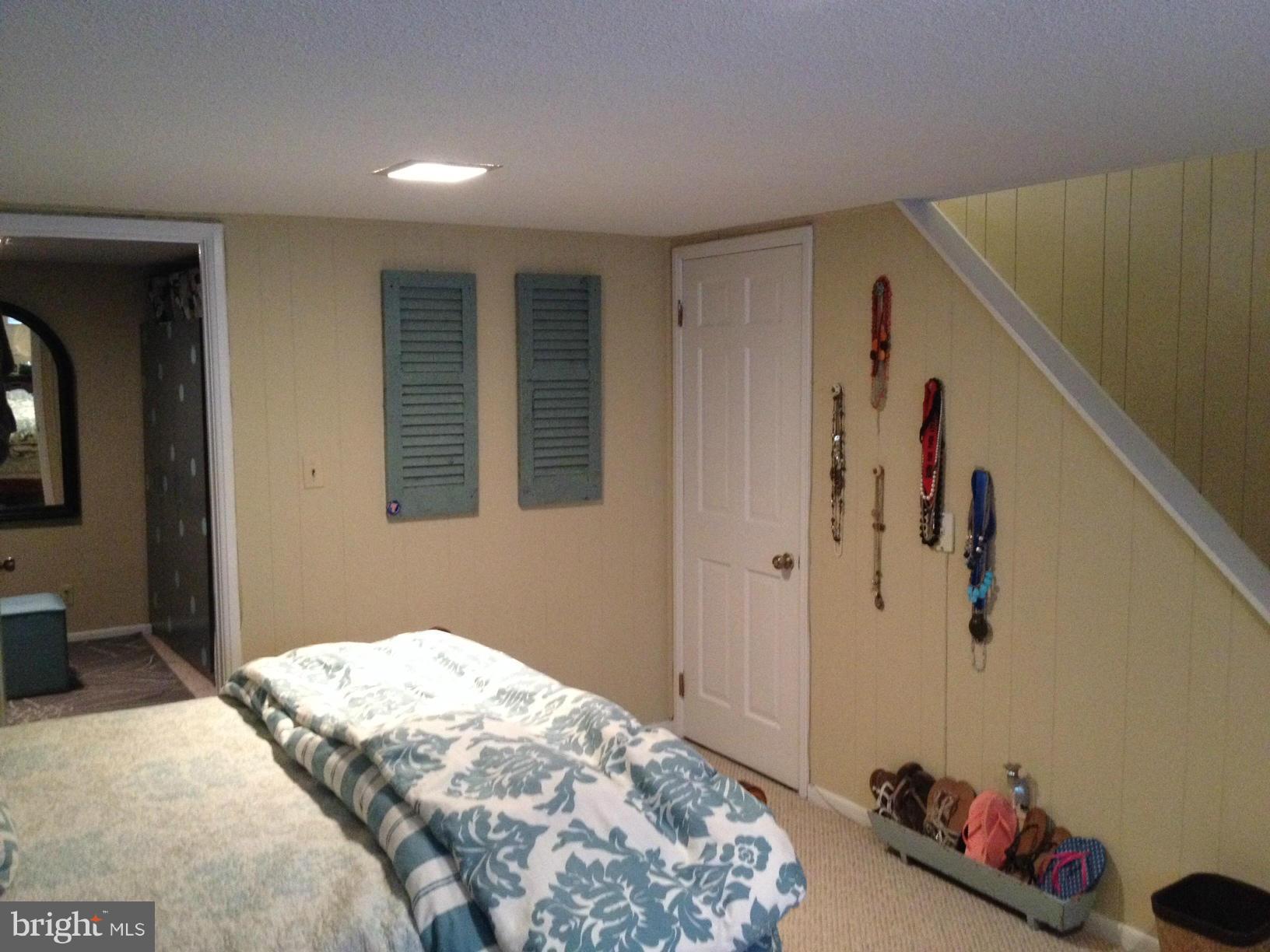 FAIRLINGTON MEWS - Residential Lease