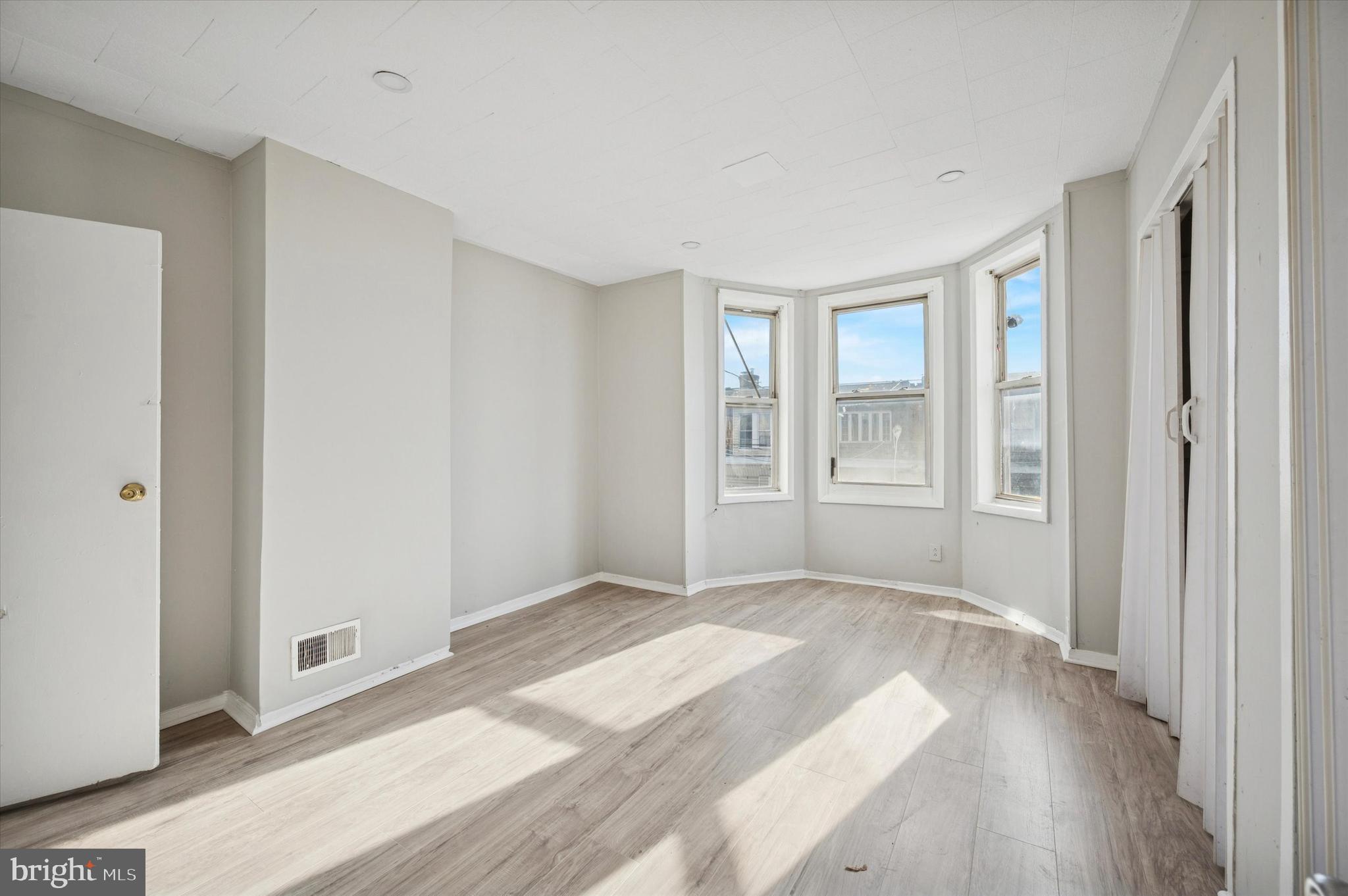 KENSINGTON - Residential