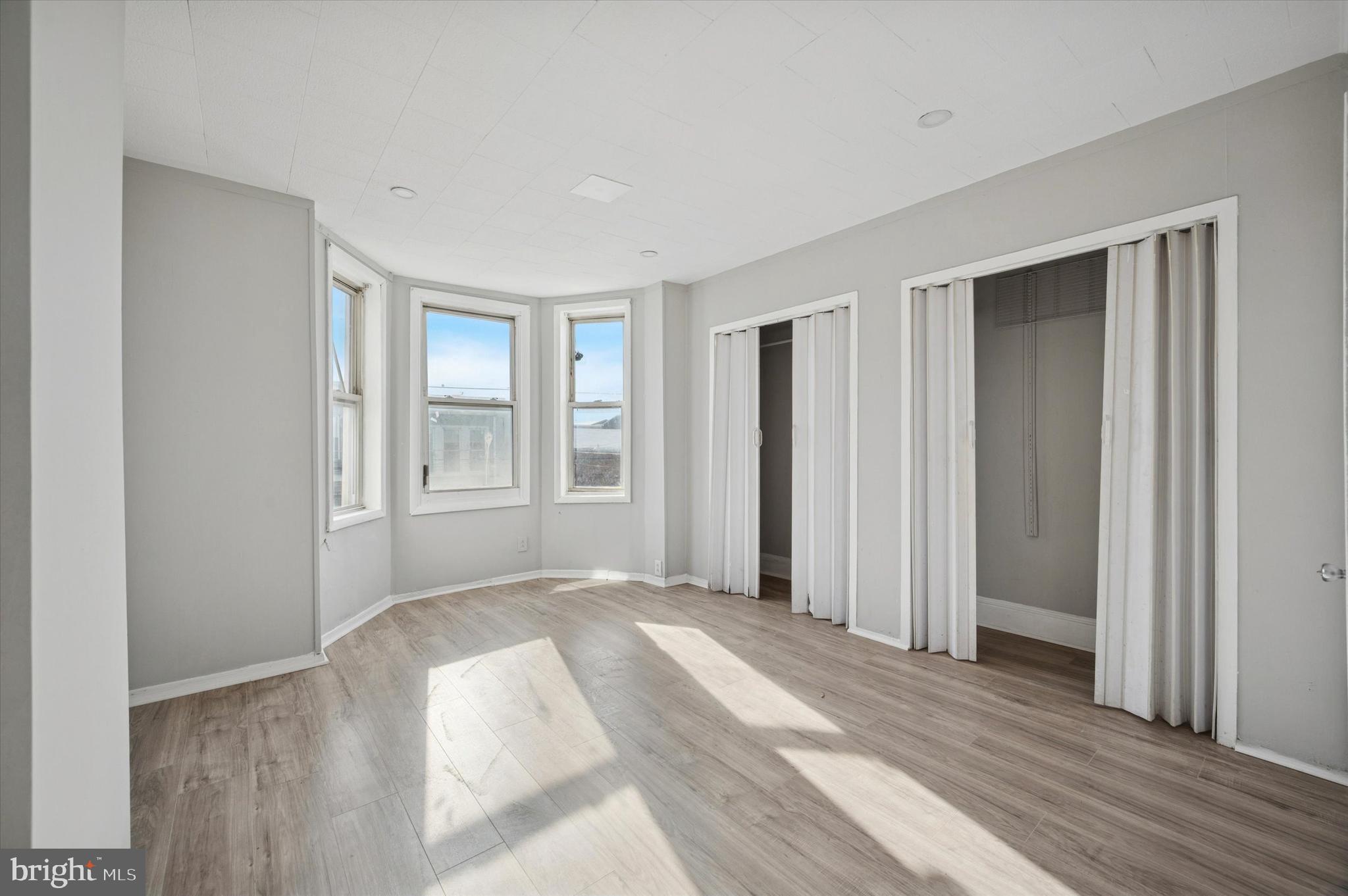 KENSINGTON - Residential