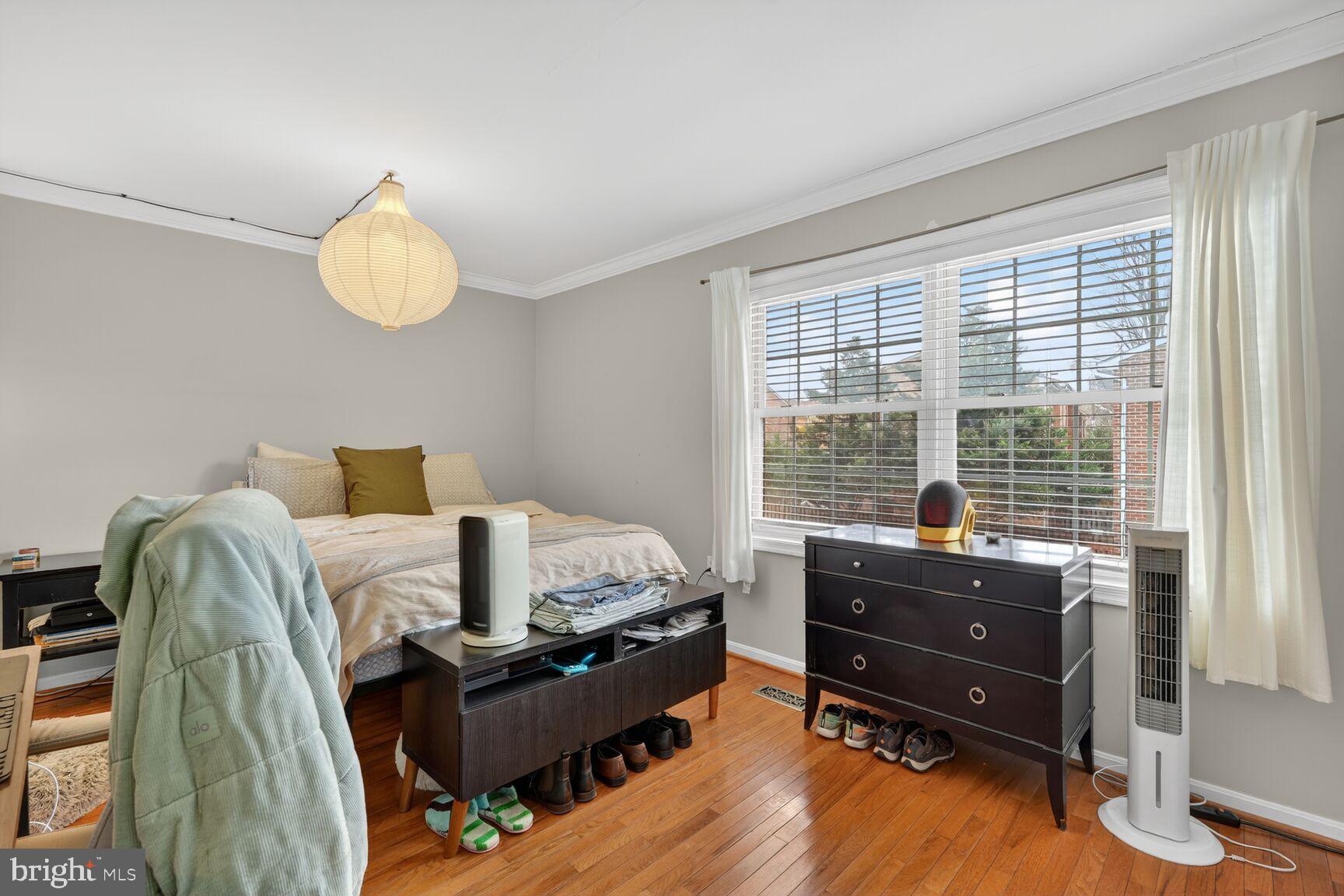 COLUMBIA COURT - Residential