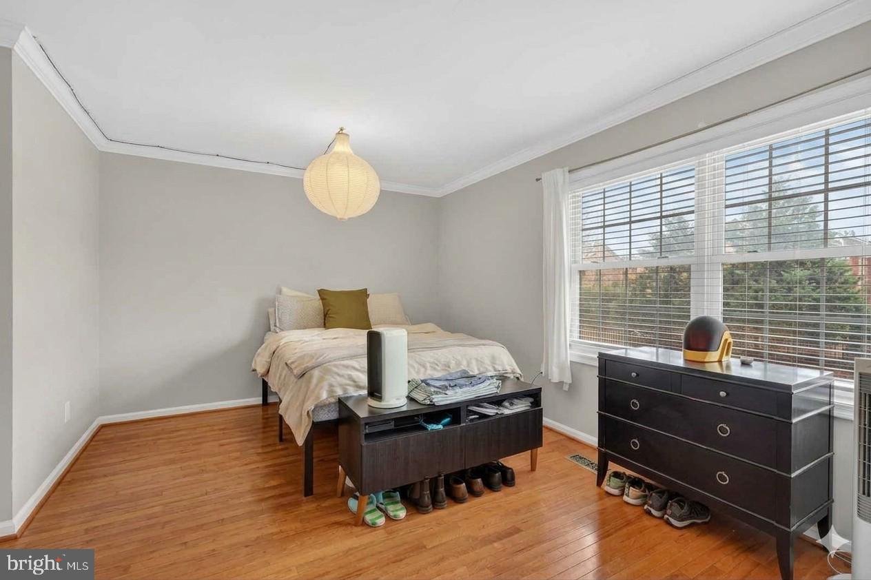 COLUMBIA COURT - Residential