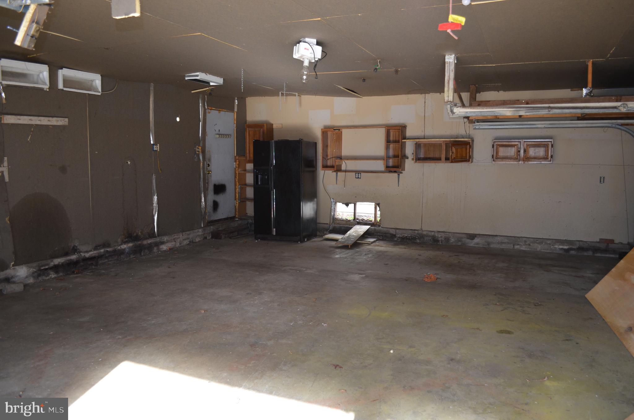 ABERDEEN HILLS - Residential Lease