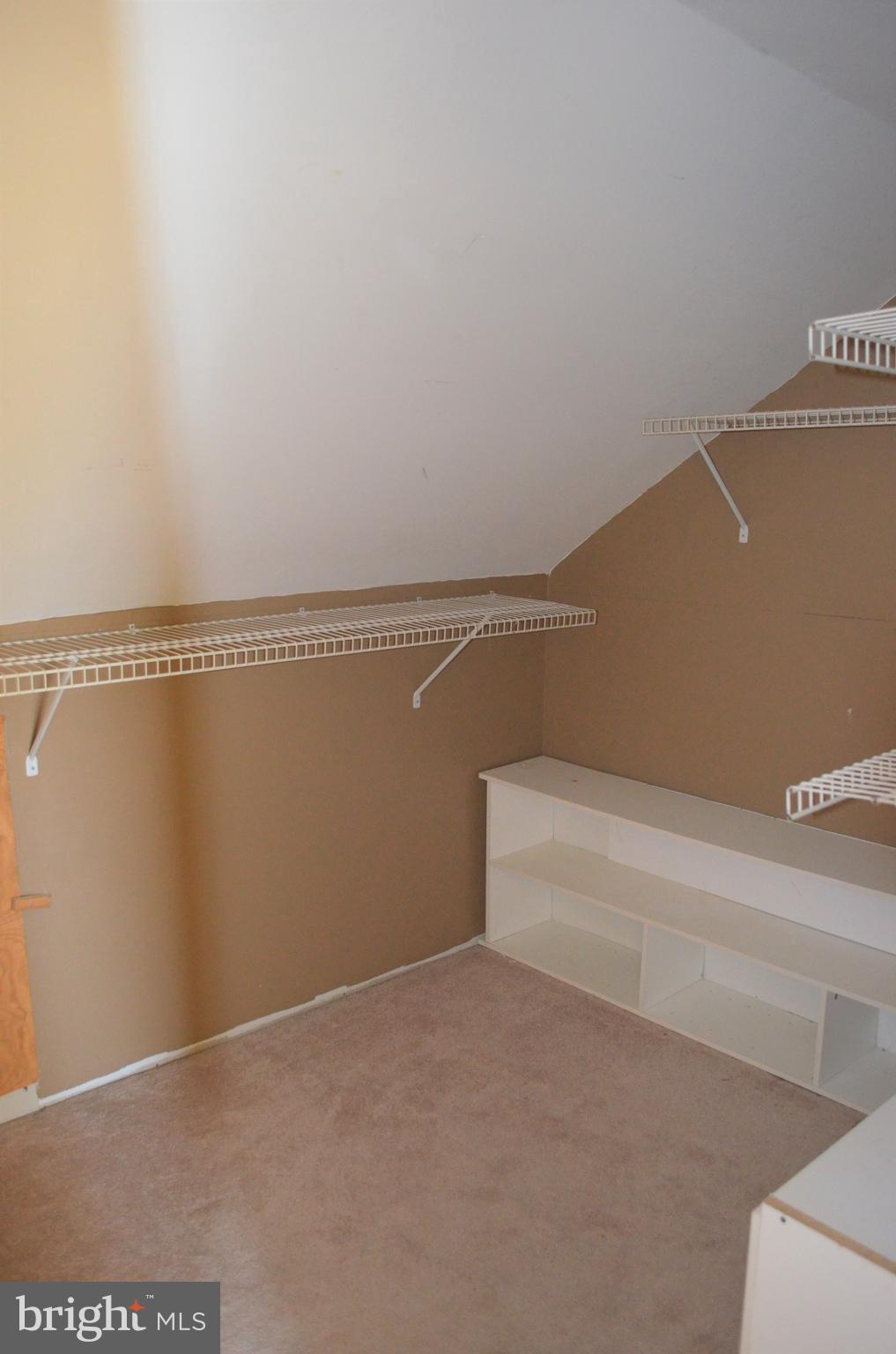 ABERDEEN HILLS - Residential Lease