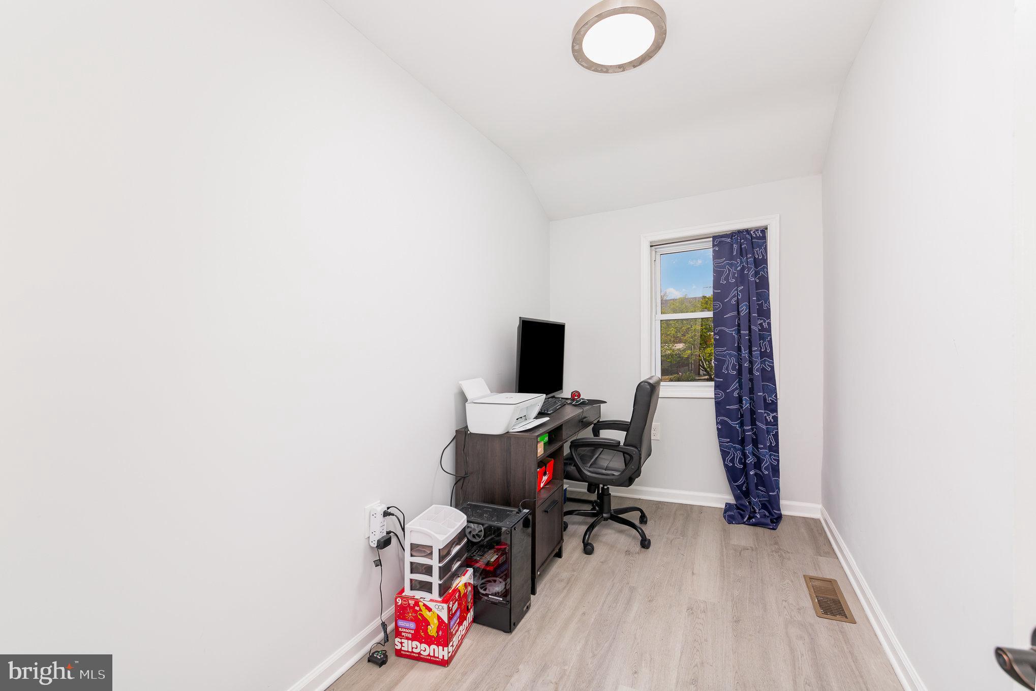 MIDDLESEX - Residential