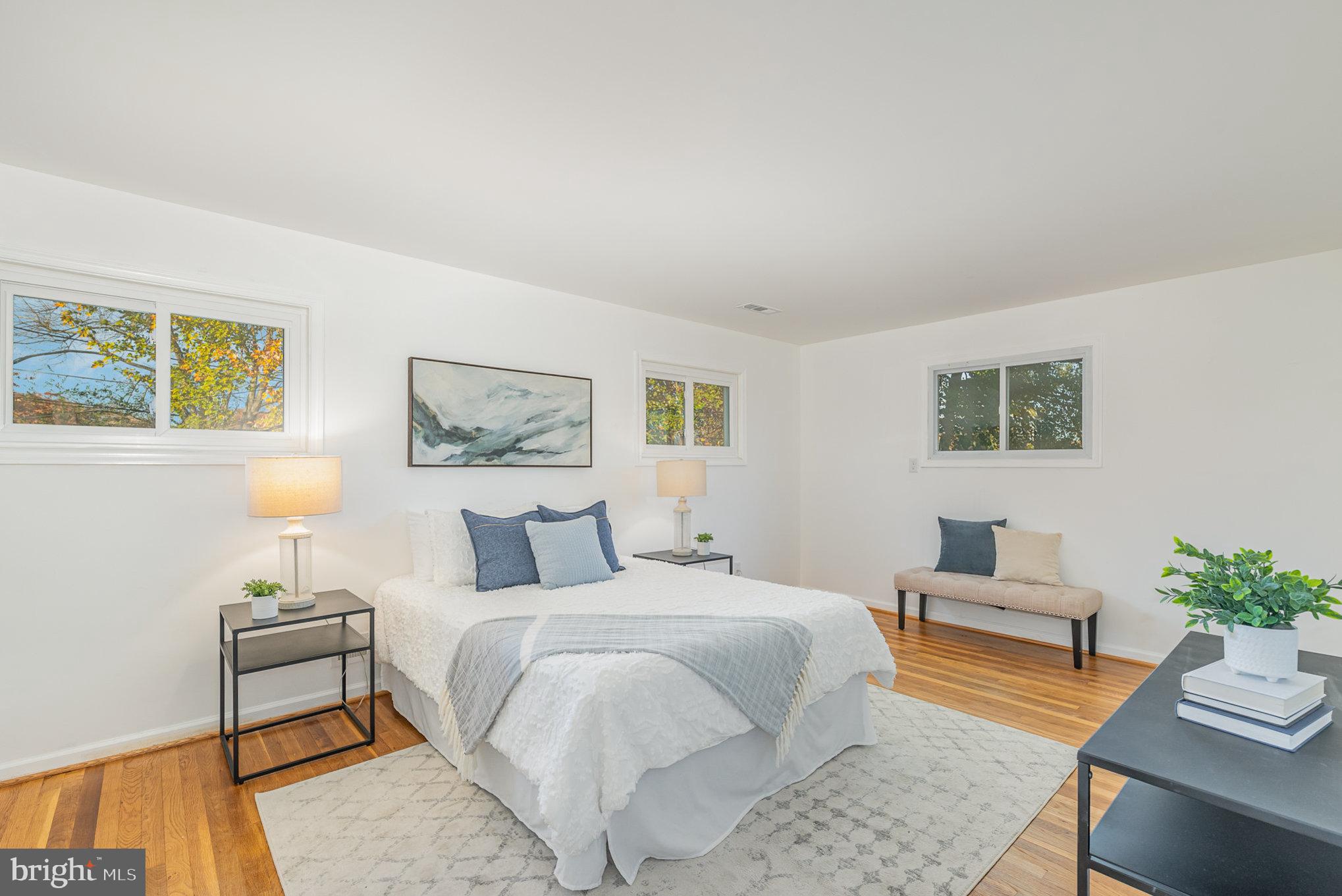 YORK MANOR - Residential