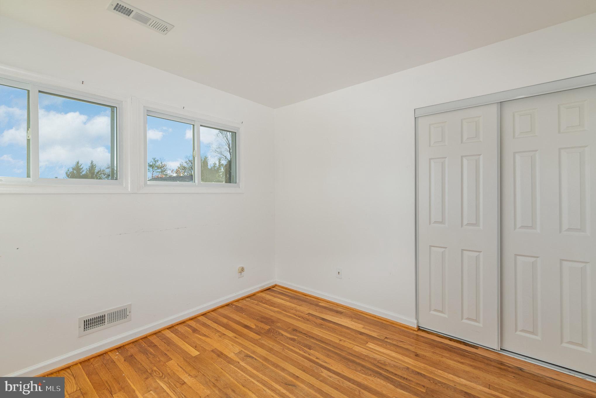 YORK MANOR - Residential