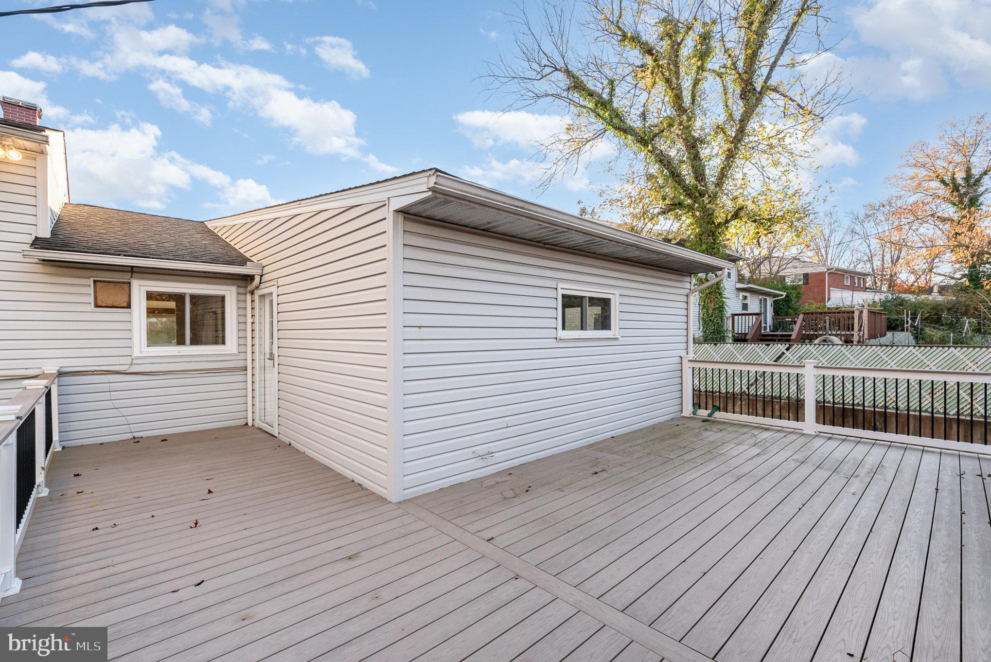 YORK MANOR - Residential