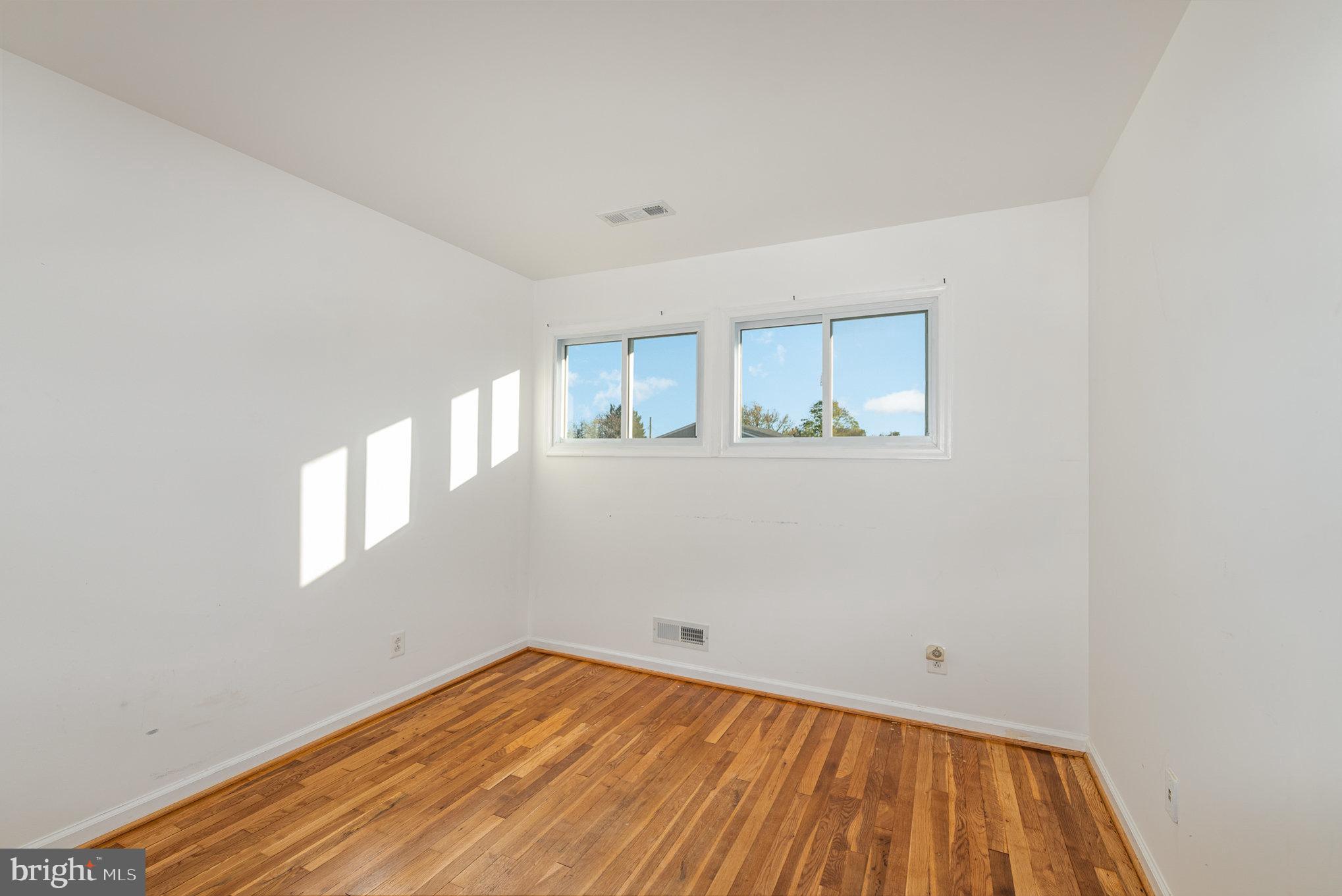 YORK MANOR - Residential