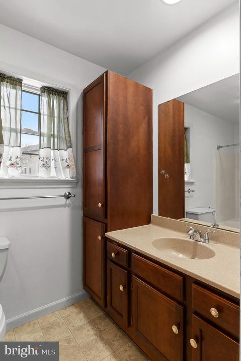 Tiny photo for 905 Hedgewyck Lane, ELIZABETHTOWN, PA 17022 (MLS # PALA2080490)