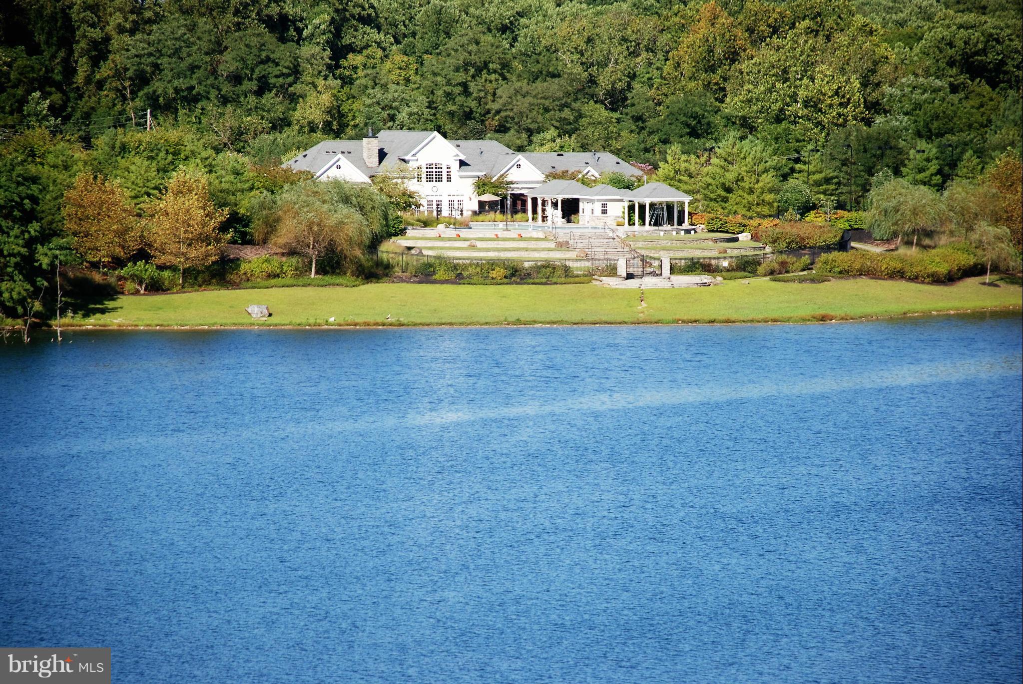 QUARRY LAKE - Residential