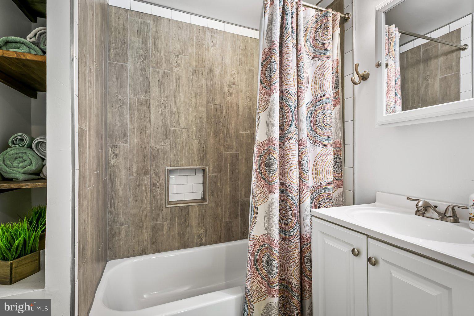 WASHINGTON VILLAGE - Residential