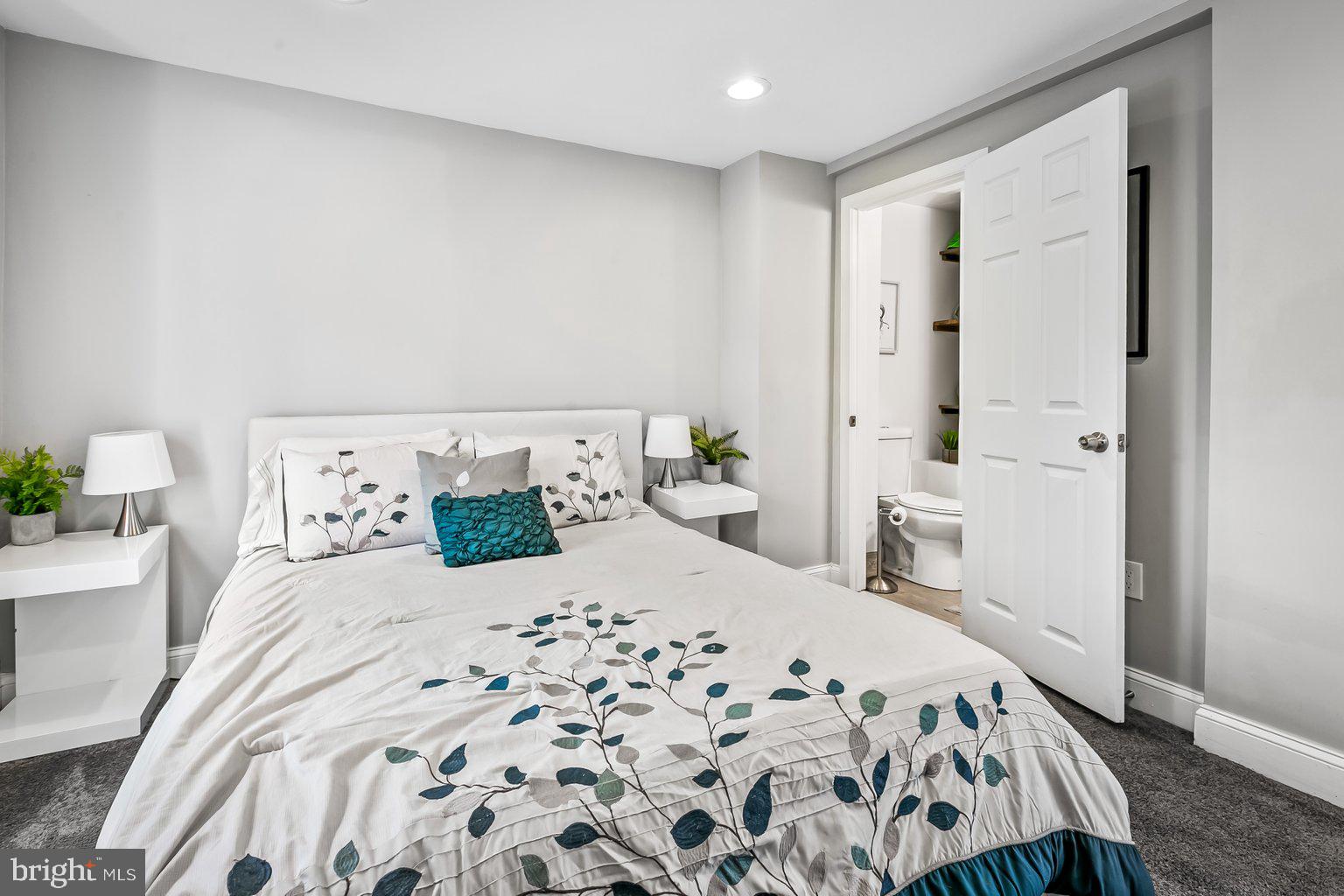 WASHINGTON VILLAGE - Residential