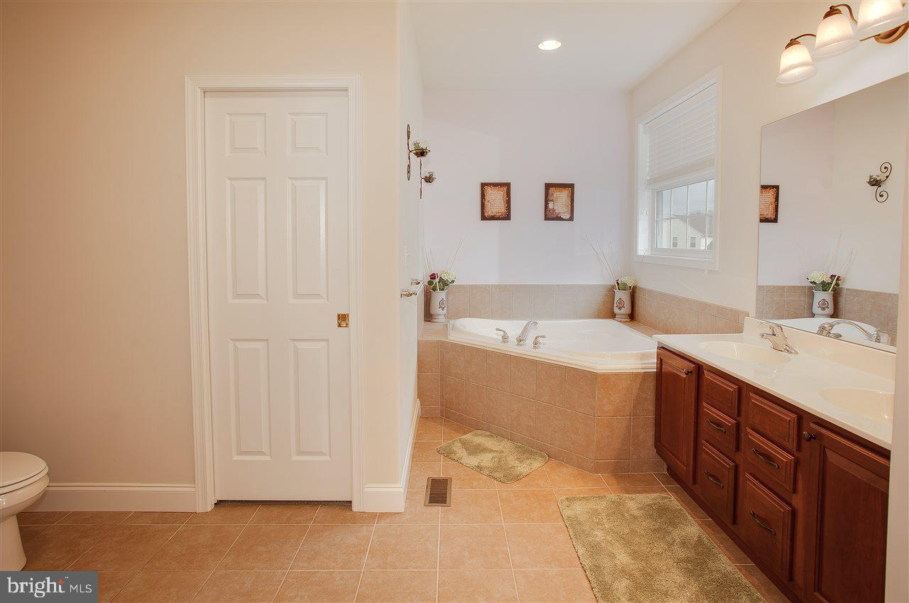 QUAIL HOLLOW - Residential