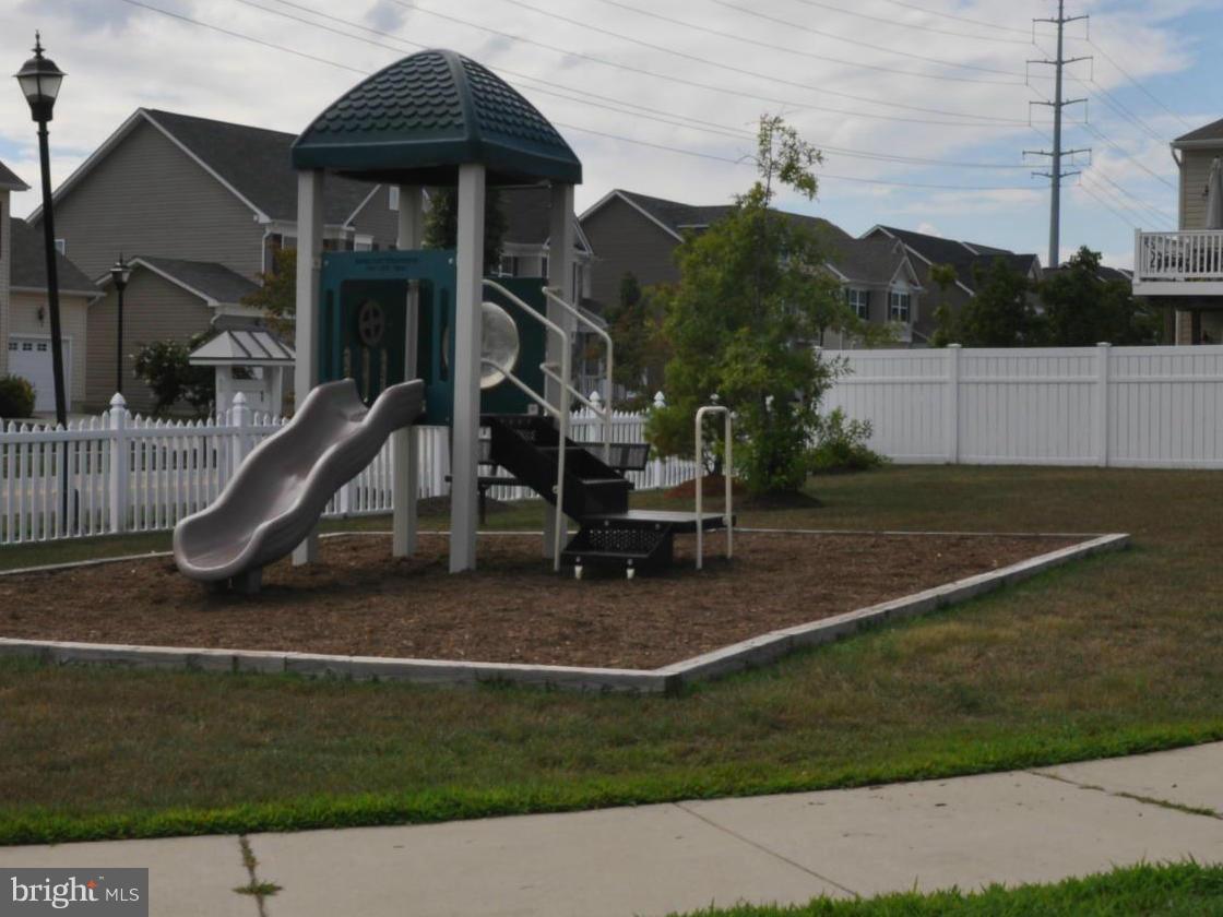 WHISPERING WOODS - Residential Lease