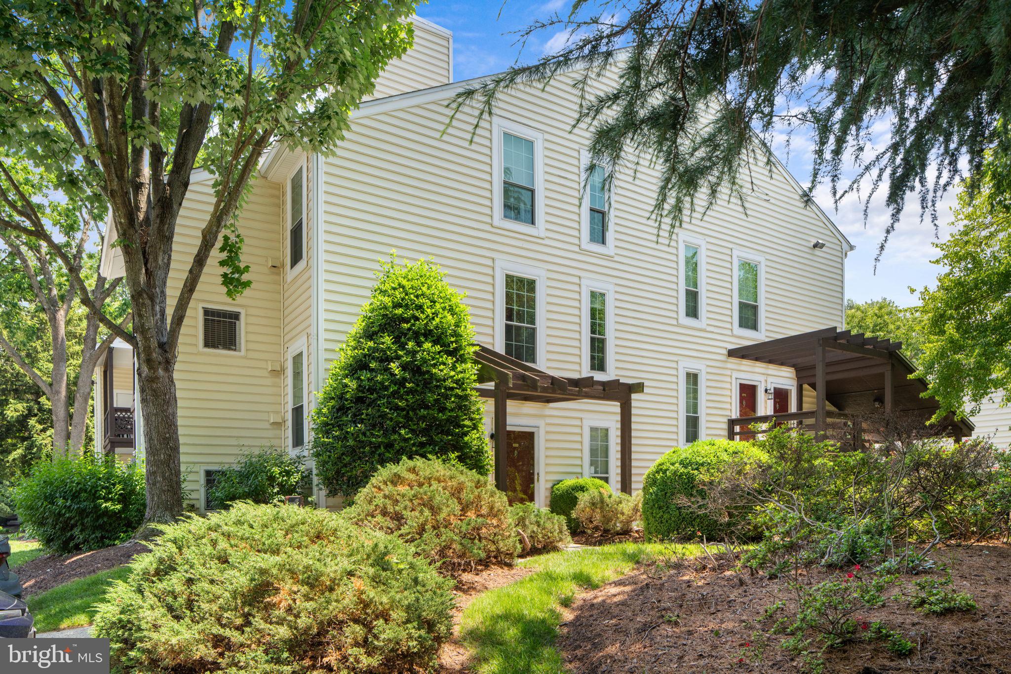 THE OAKTON - Residential