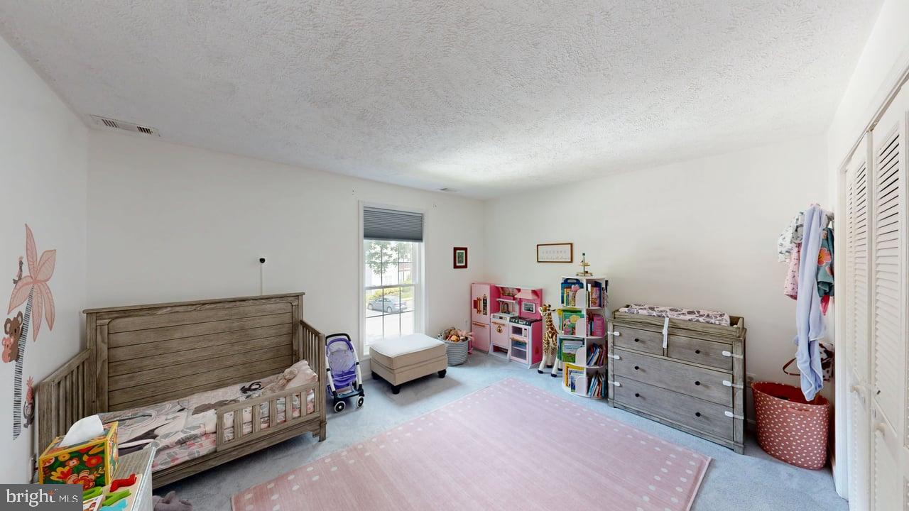 THE OAKTON - Residential