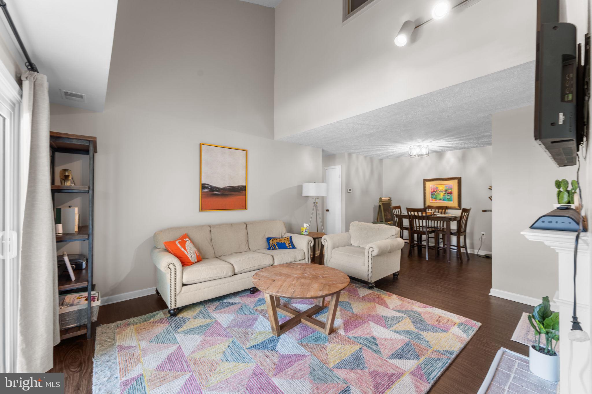 THE OAKTON - Residential