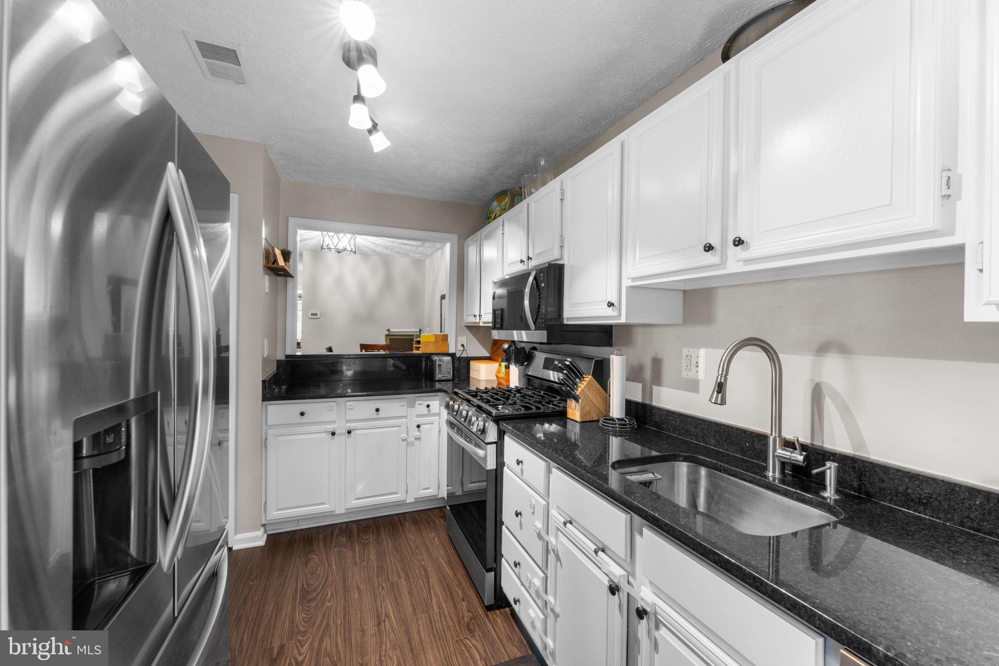 THE OAKTON - Residential