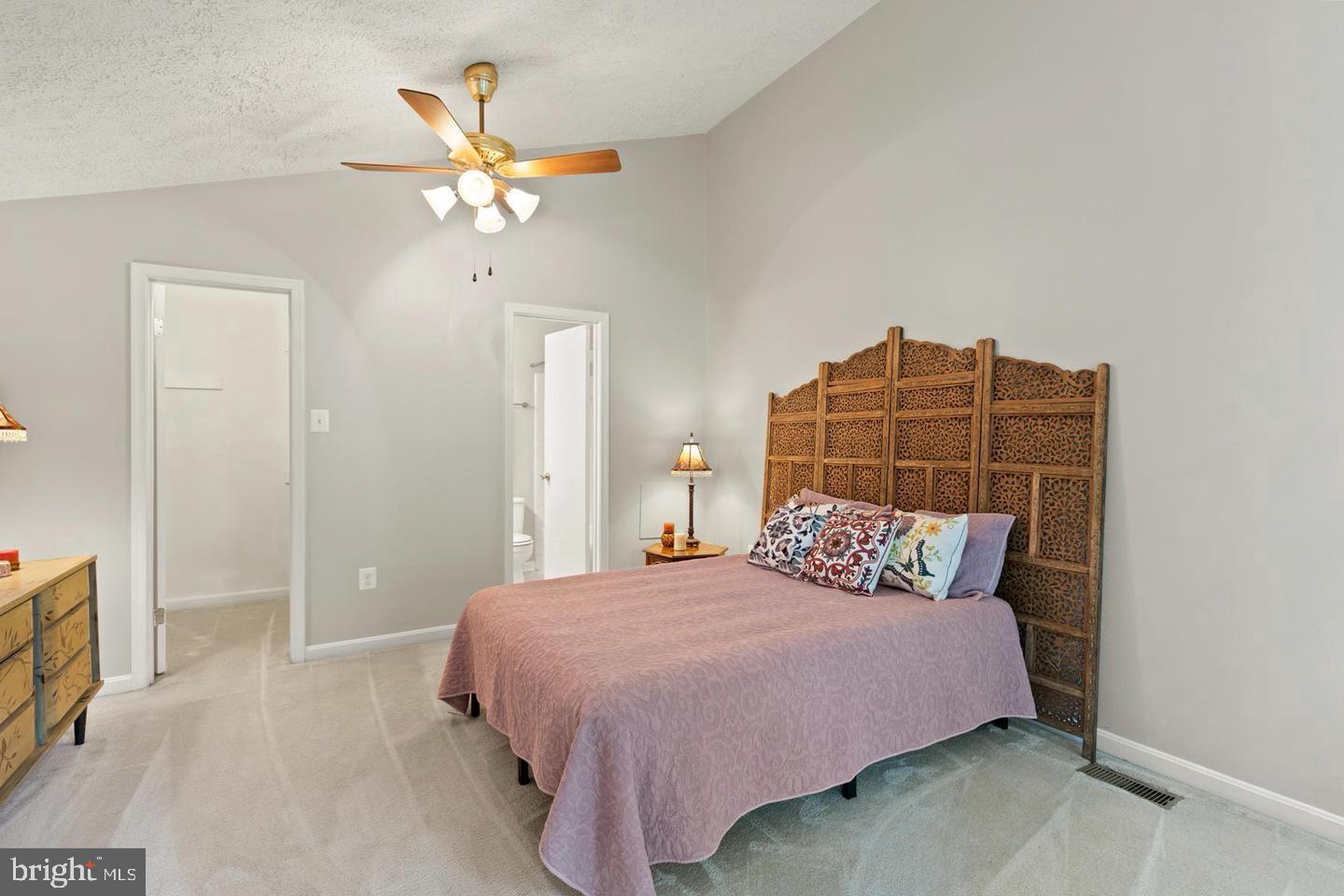 THE OAKTON - Residential