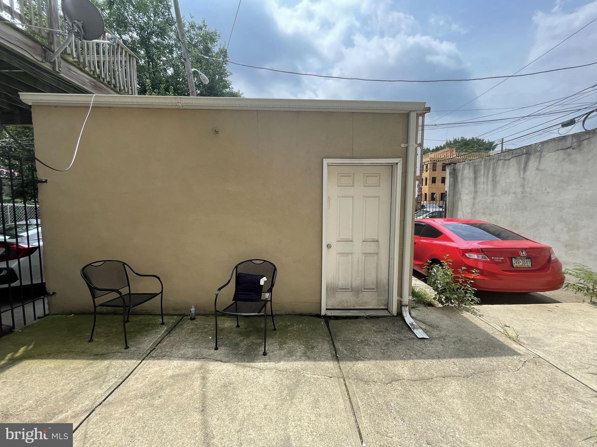 1844 W MASTER STREET