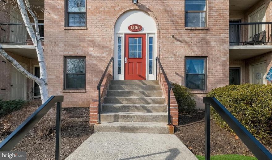 2 Bedroom + Loft Condo in Eagles Ridge, Chesterbrook
Tenant in place through August – Immediate rental income with future flexibility
Located in the highly desirable Eagles Ridge community of Chesterbrook, this 2-bedroom, 2-bathroom third-floor condominium offers a smart opportunity for both investors and future homeowners planning ahead. With a tenant secured through August, the next owner can benefit from immediate rental income — or secure the property now with the option to make it their own later this year. This light-filled residence features a spacious living room with vaulted ceilings and two skylights that enhance the open feel of the main living area. Laminate flooring runs throughout the primary space, and sliding doors lead to a private balcony — an ideal spot to unwind and enjoy the elevated third-floor setting. The updated kitchen offers modern cabinetry, stainless steel appliances (including a smooth-top range, newer dishwasher, and refrigerator), and a comfortable dining area that flows naturally from the main living space. Both bedrooms are conveniently located on the main level. The primary suite includes a walk-in closet and an updated private bath. A second full bathroom serves the additional bedroom and guests.
A standout feature is the loft area accessed via an open staircase — ideal for a home office, reading nook, fitness area, or flexible workspace. Additional improvements include a newer 2-ton A/C unit. (Note: The fireplace is decorative per the association.) Why Chesterbrook? Chesterbrook consistently ranks as one of the most sought-after communities in the region, known for its thoughtful design, walking paths, and convenient access to major routes including 202, 422, and the PA Turnpike.
You’re just minutes from:Valley Forge National Historical Park Valley Forge National Historical Park;