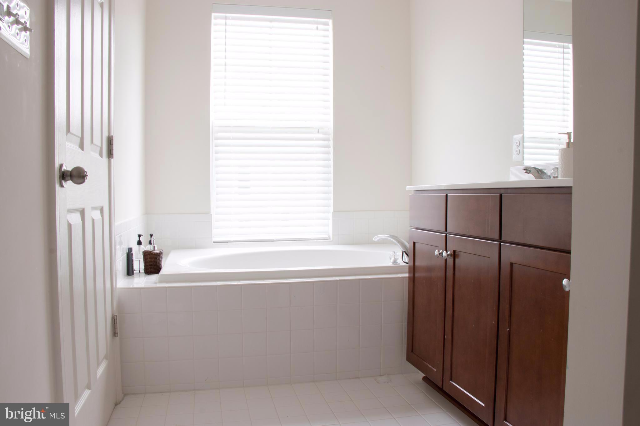 SUMMERWALK AT STONE RIDGE - Residential Lease