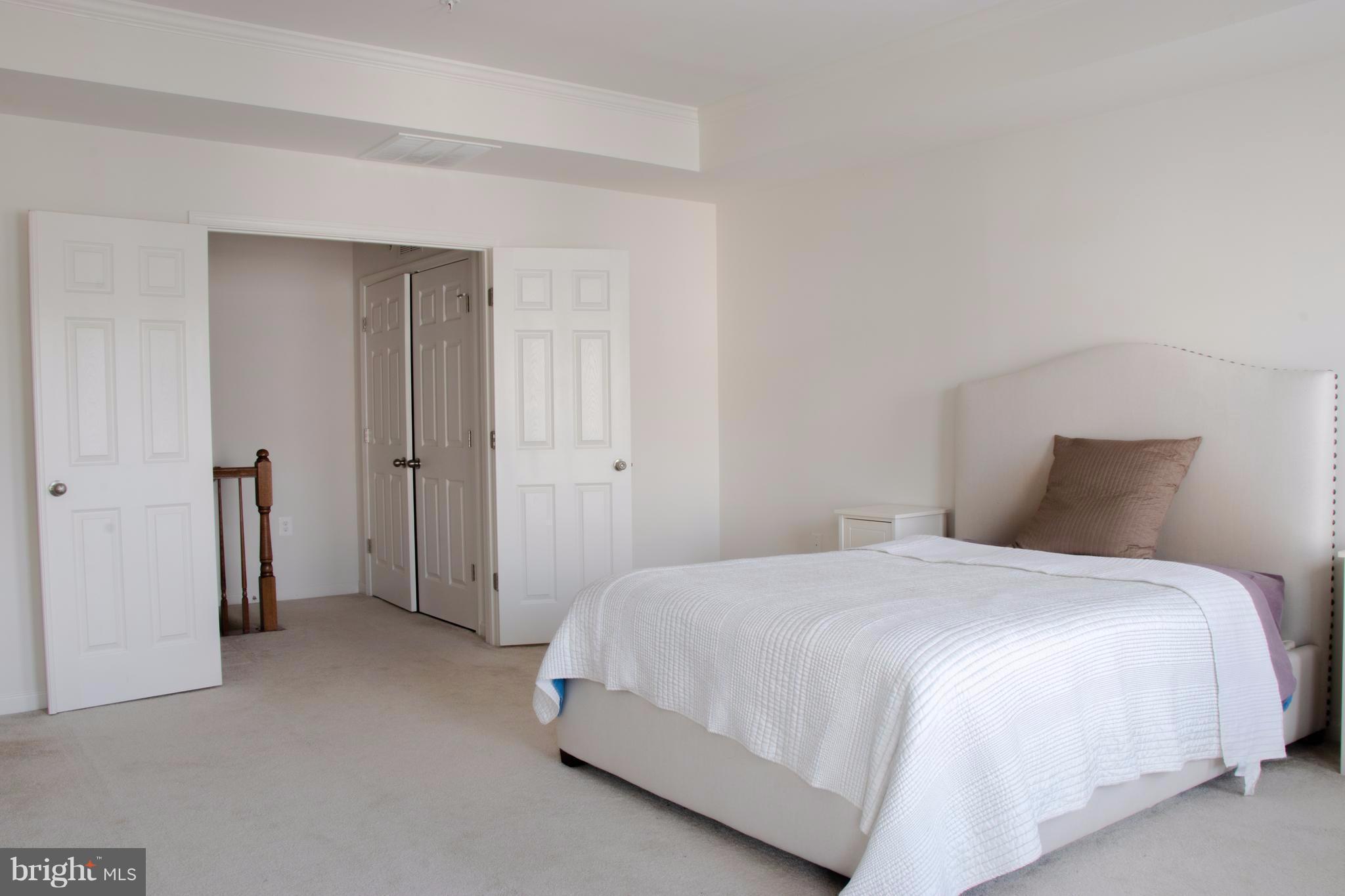 SUMMERWALK AT STONE RIDGE - Residential Lease