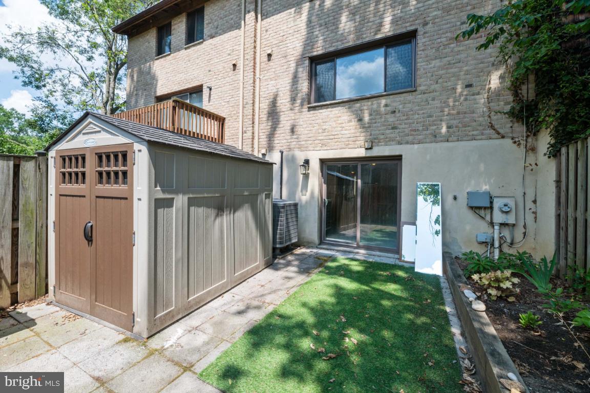 OWEN BROWN ESTATES - Residential Lease