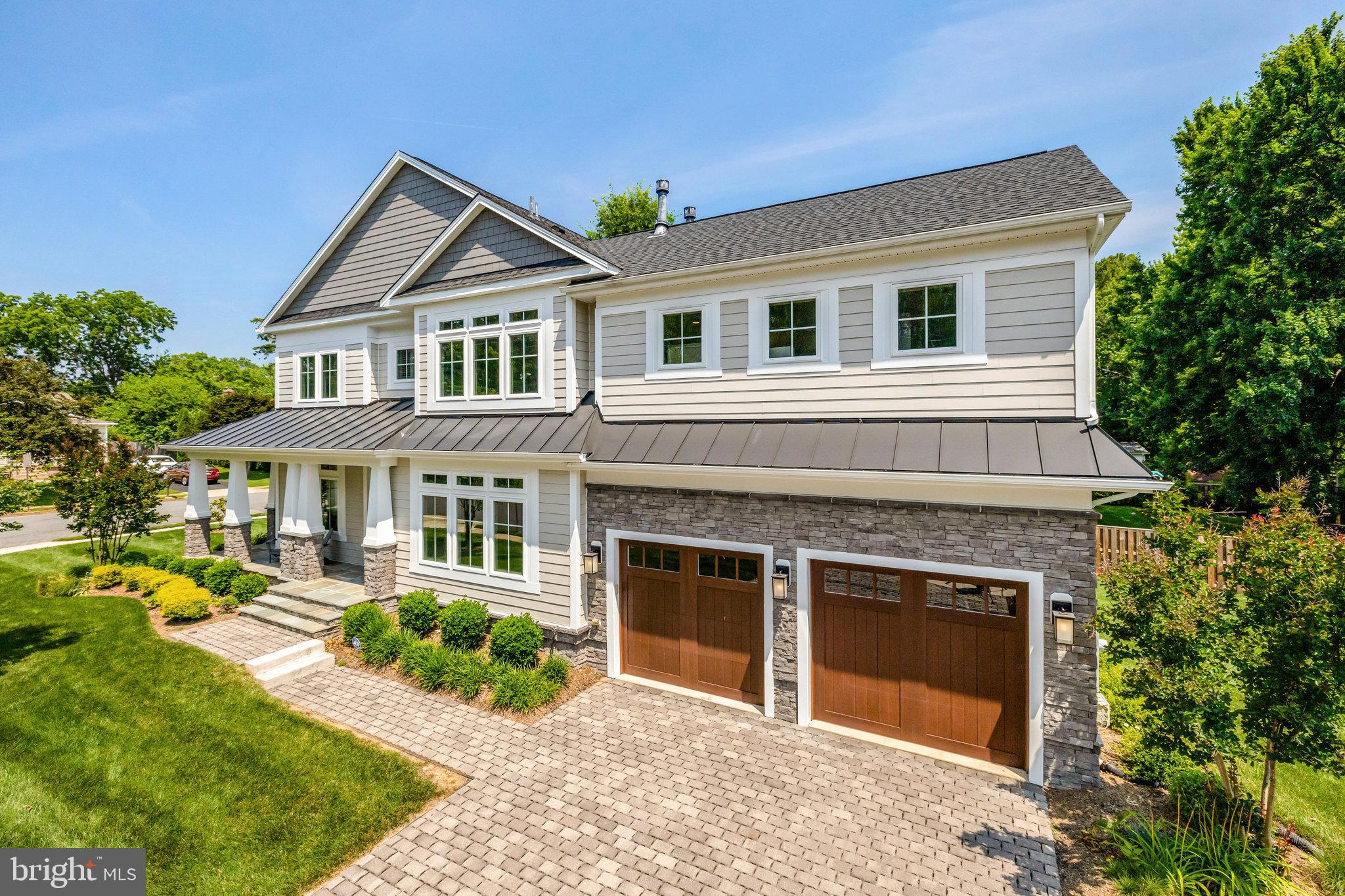 300 JADE COURT NW