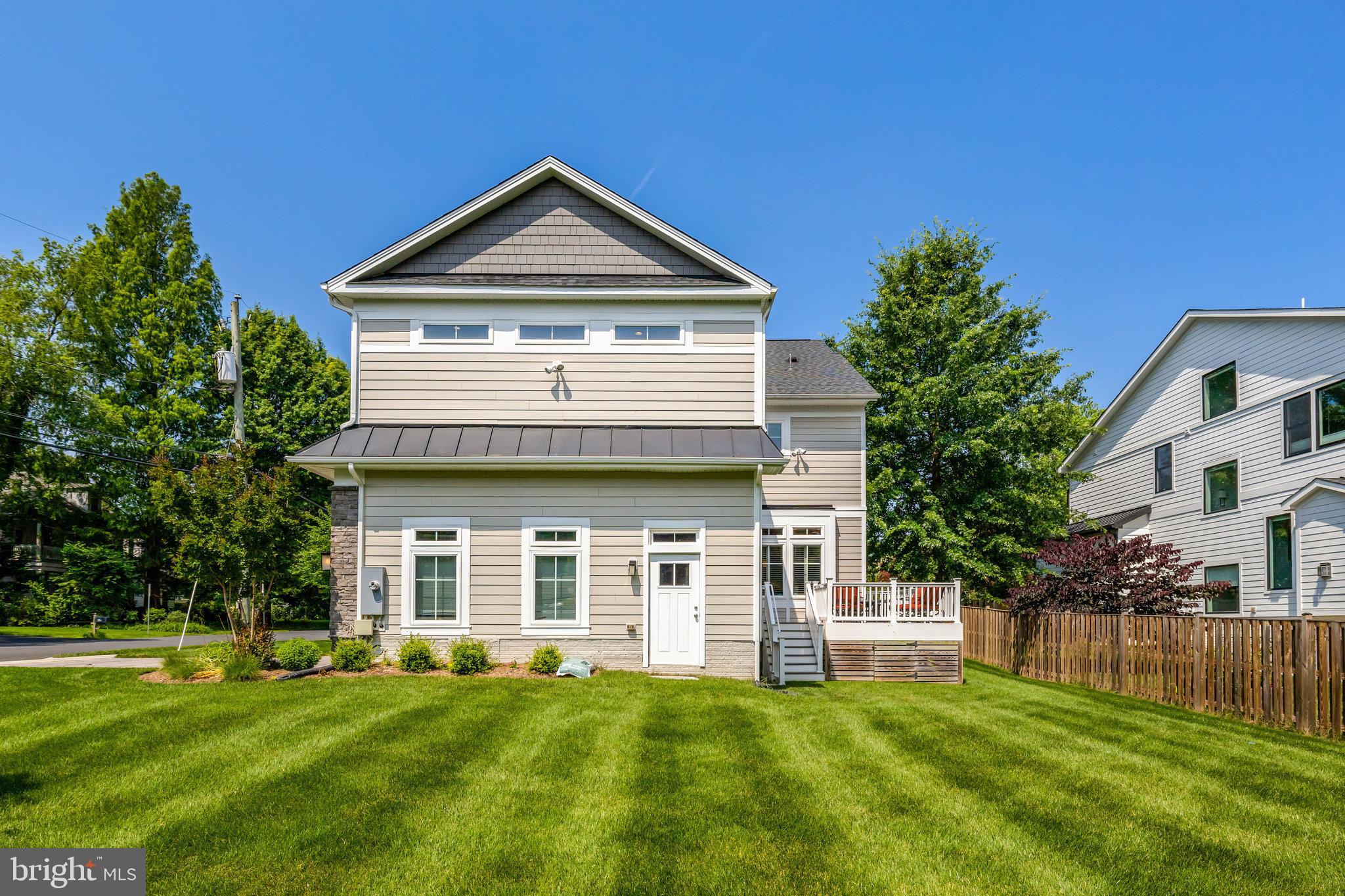 JADE MANOR - Residential