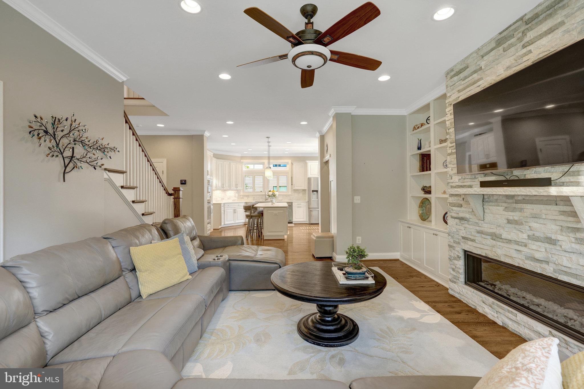 JADE MANOR - Residential