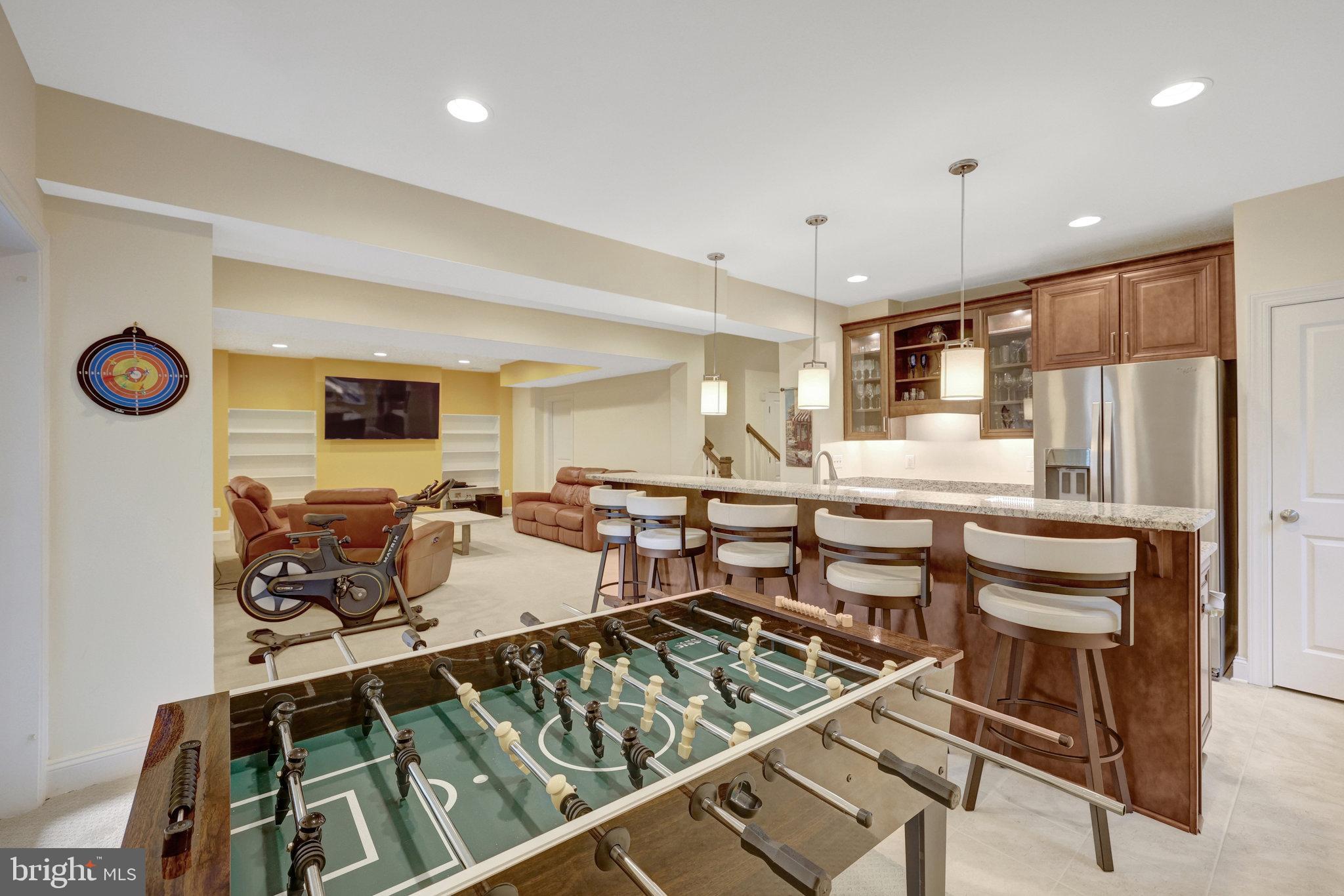 JADE MANOR - Residential