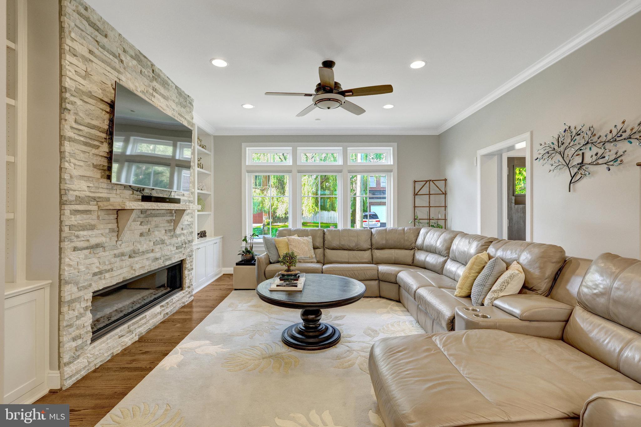 JADE MANOR - Residential