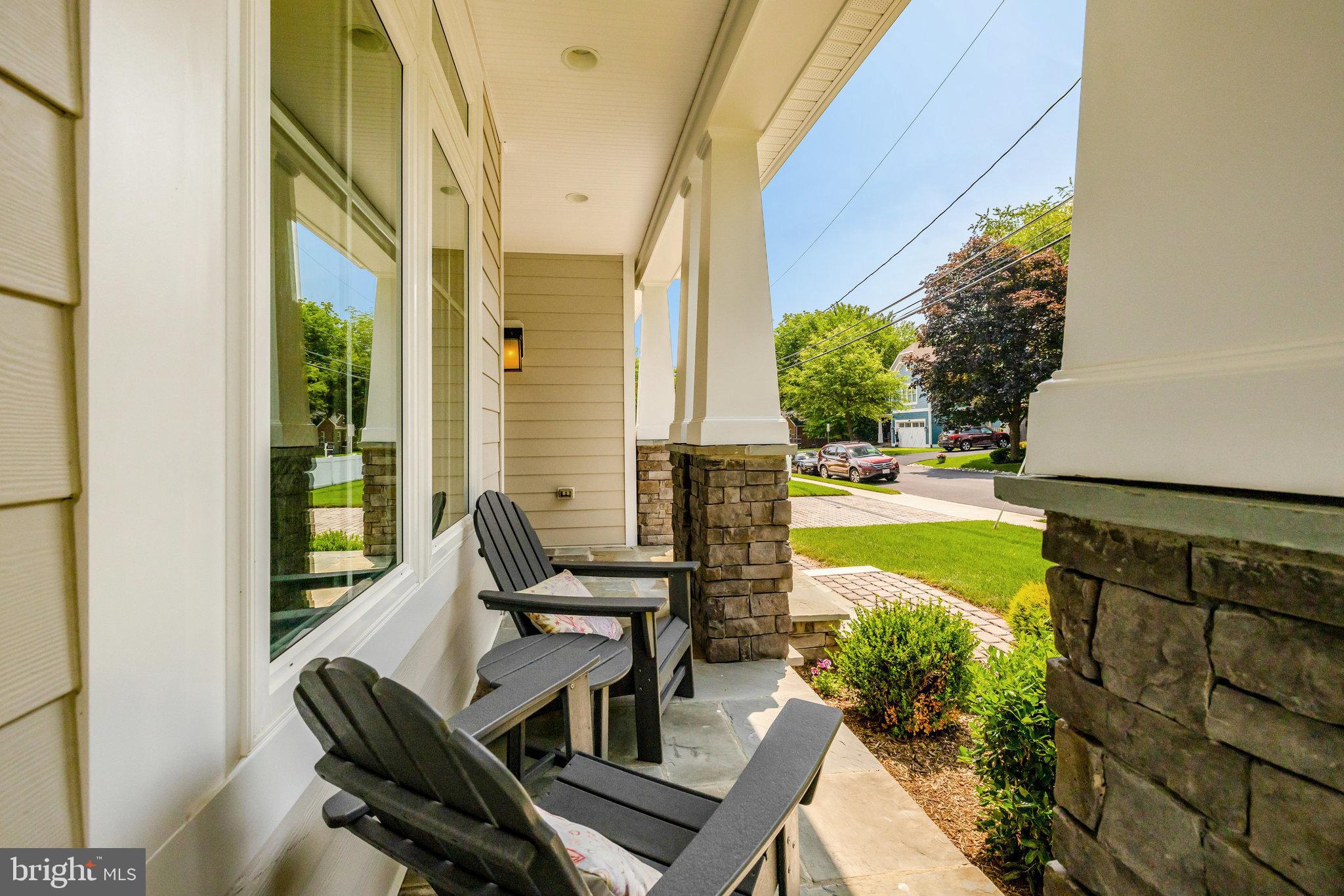 JADE MANOR - Residential