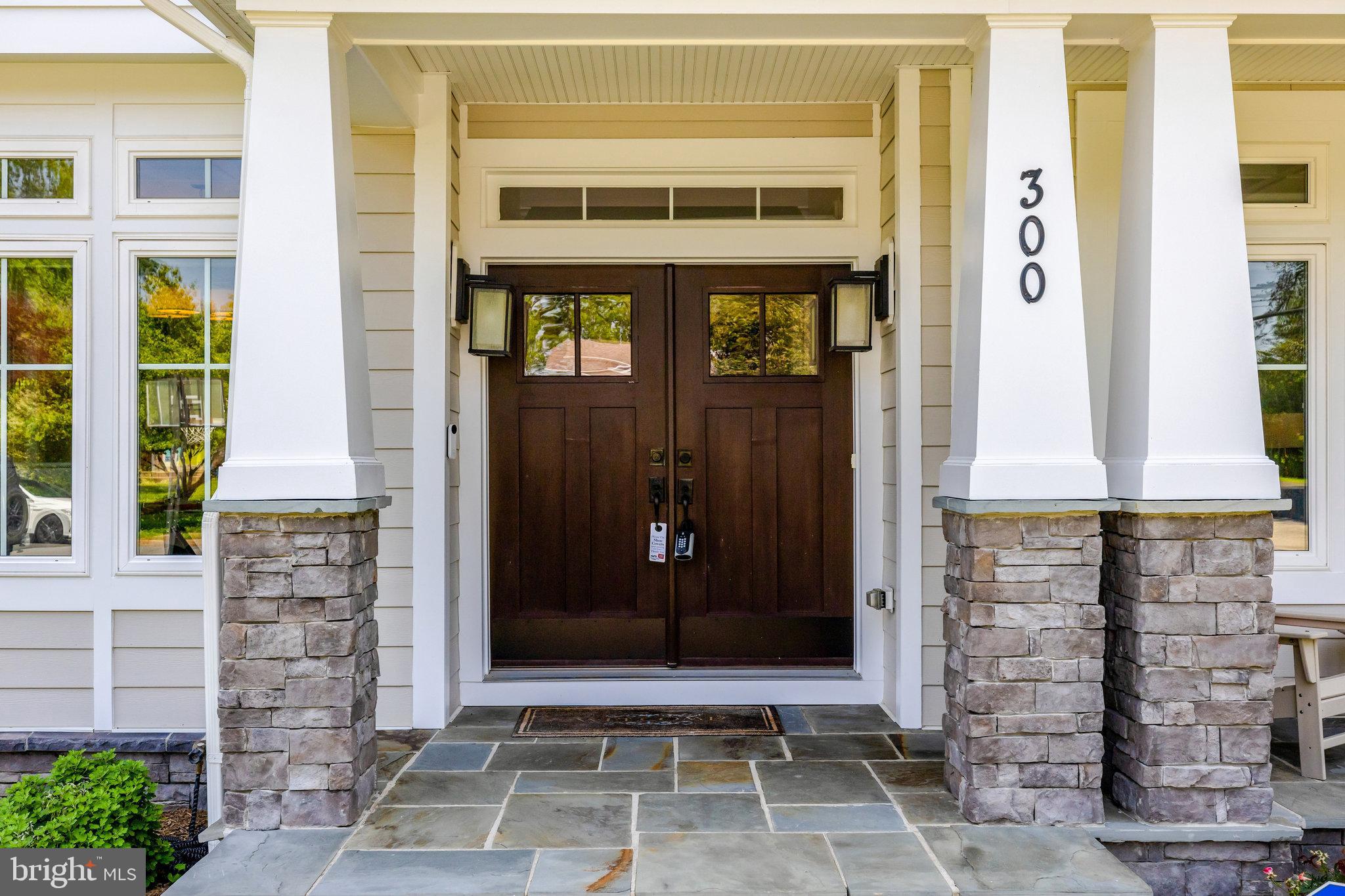 JADE MANOR - Residential