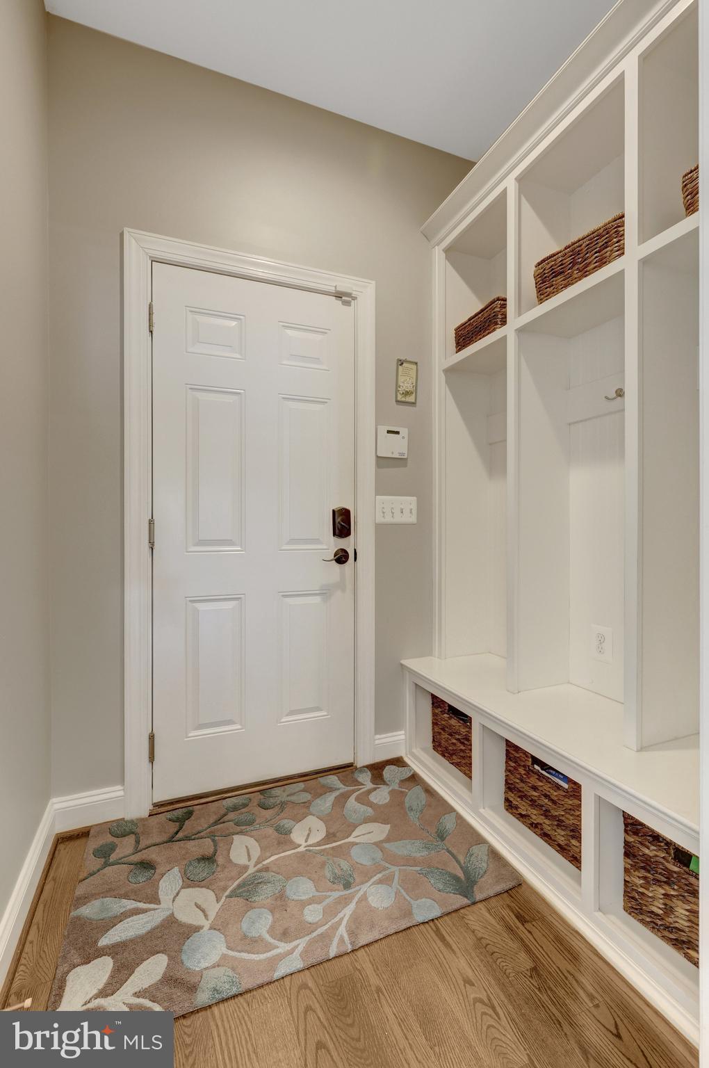 JADE MANOR - Residential