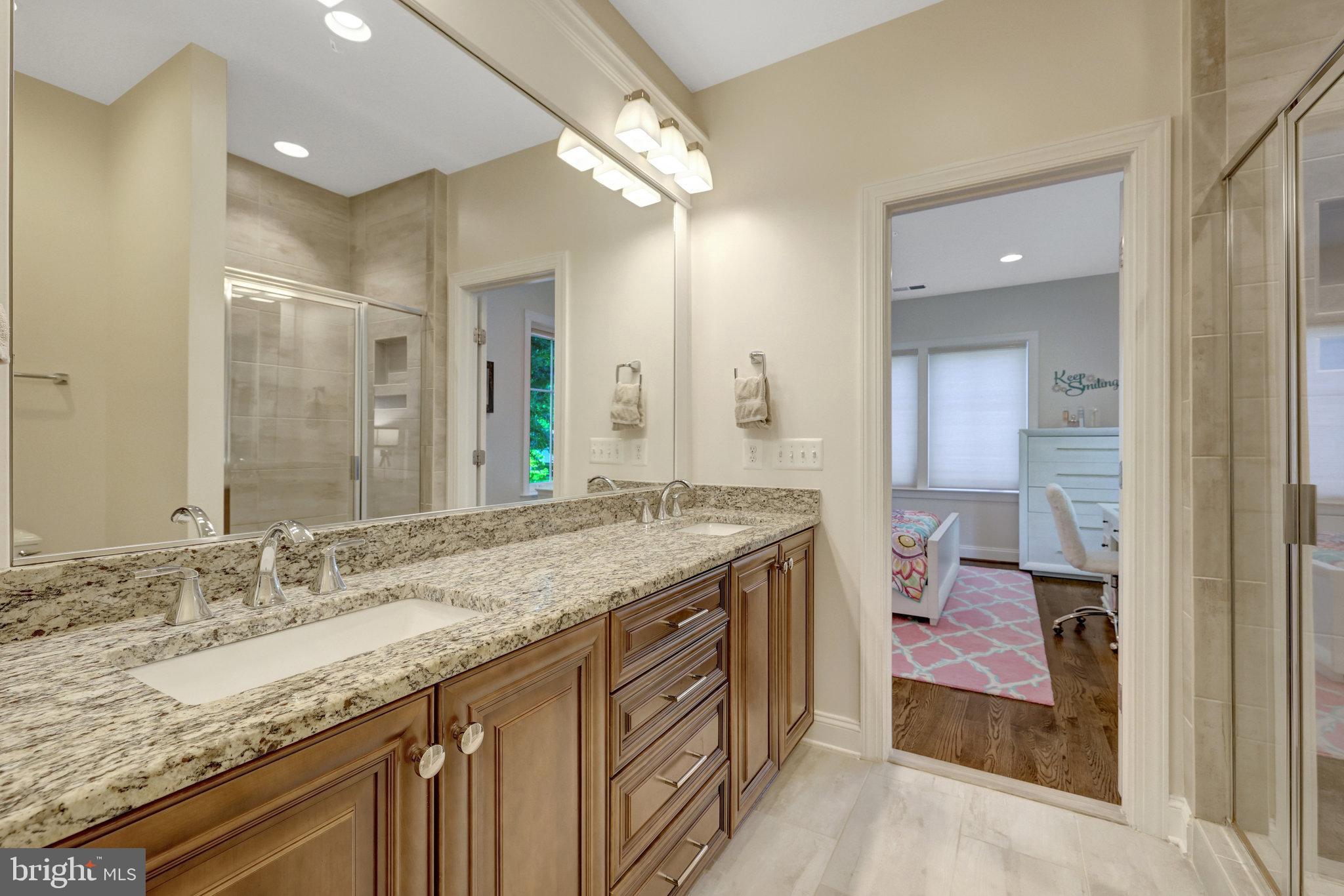 JADE MANOR - Residential