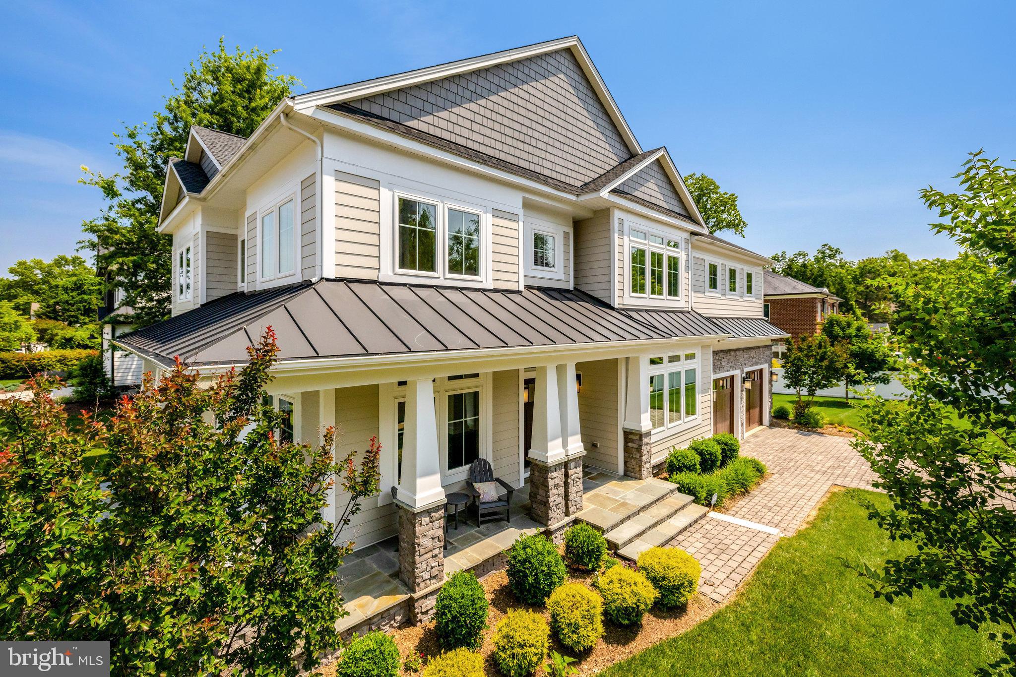 JADE MANOR - Residential