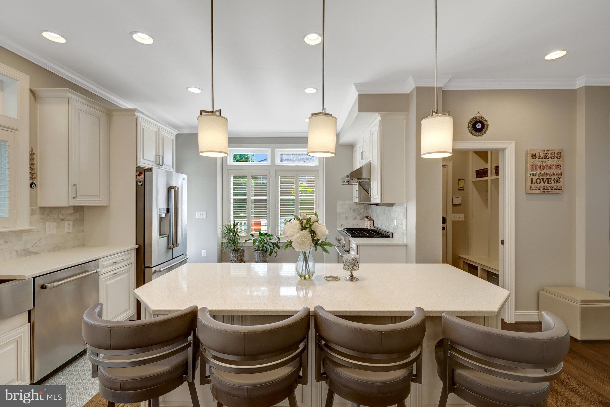 JADE MANOR - Residential