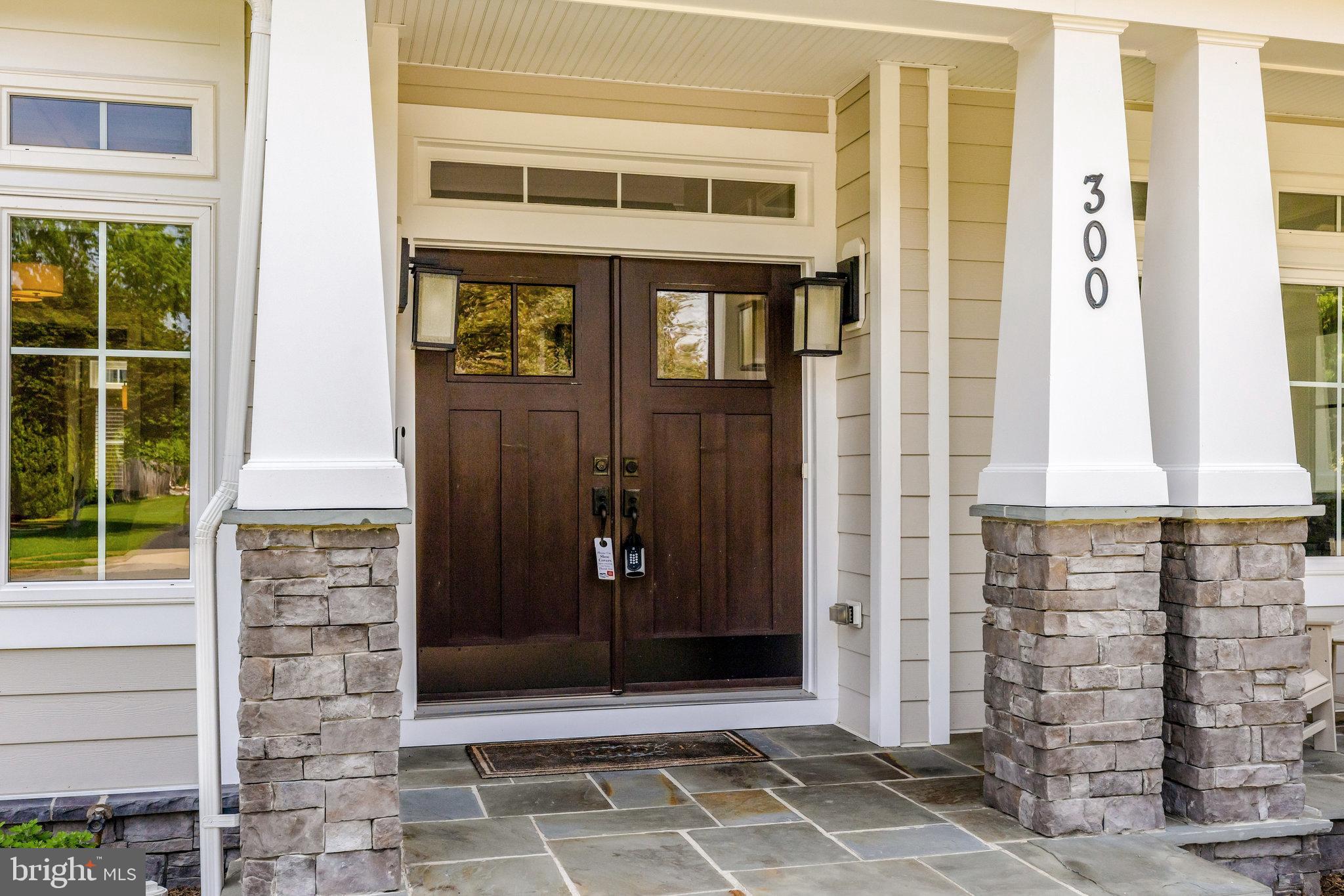 JADE MANOR - Residential