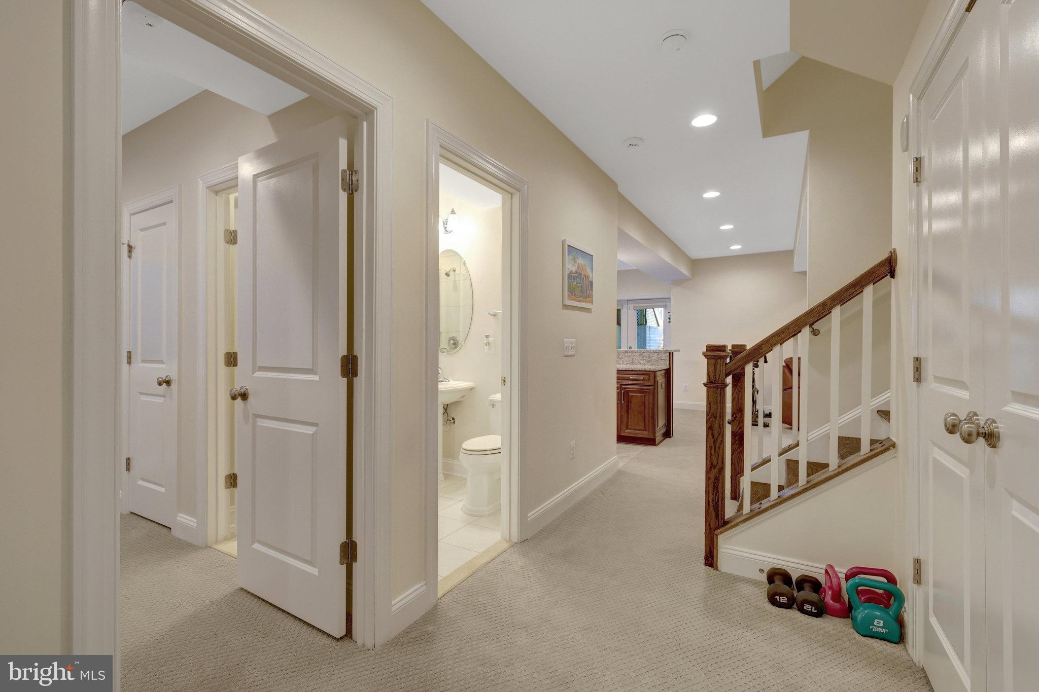 JADE MANOR - Residential