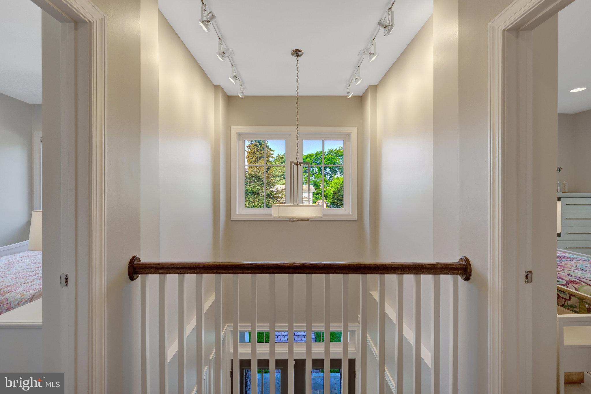 JADE MANOR - Residential