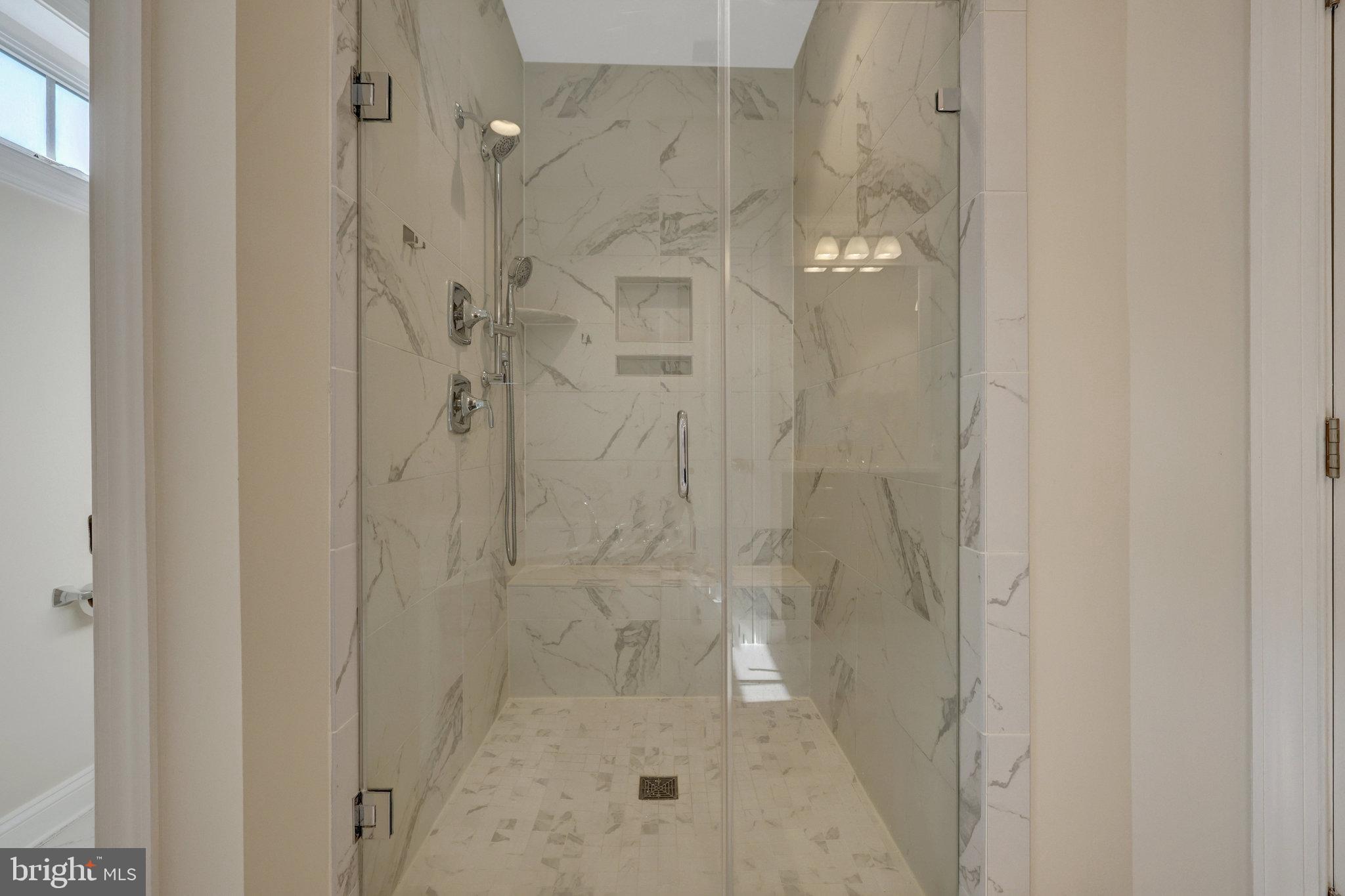 JADE MANOR - Residential