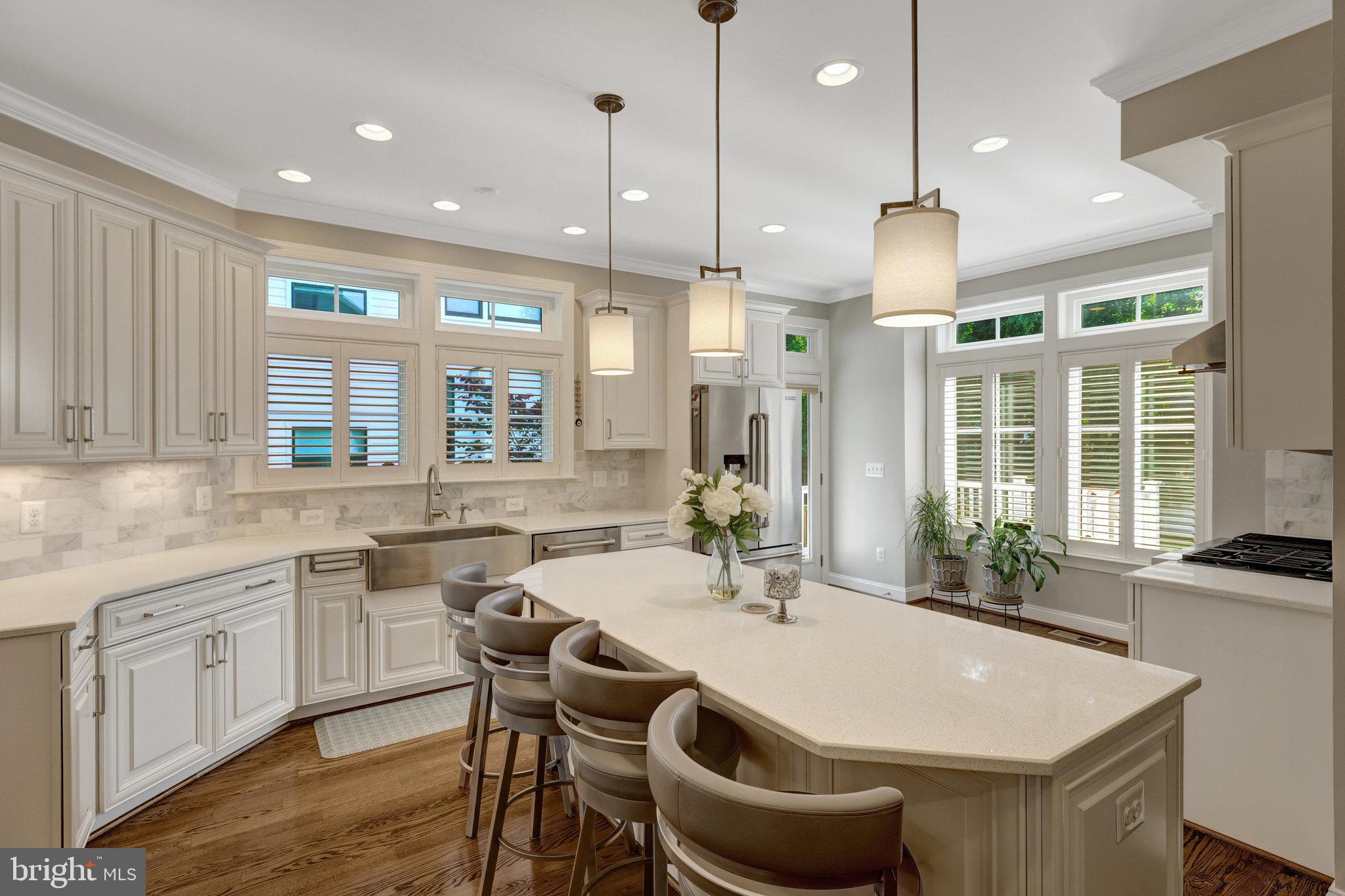 JADE MANOR - Residential