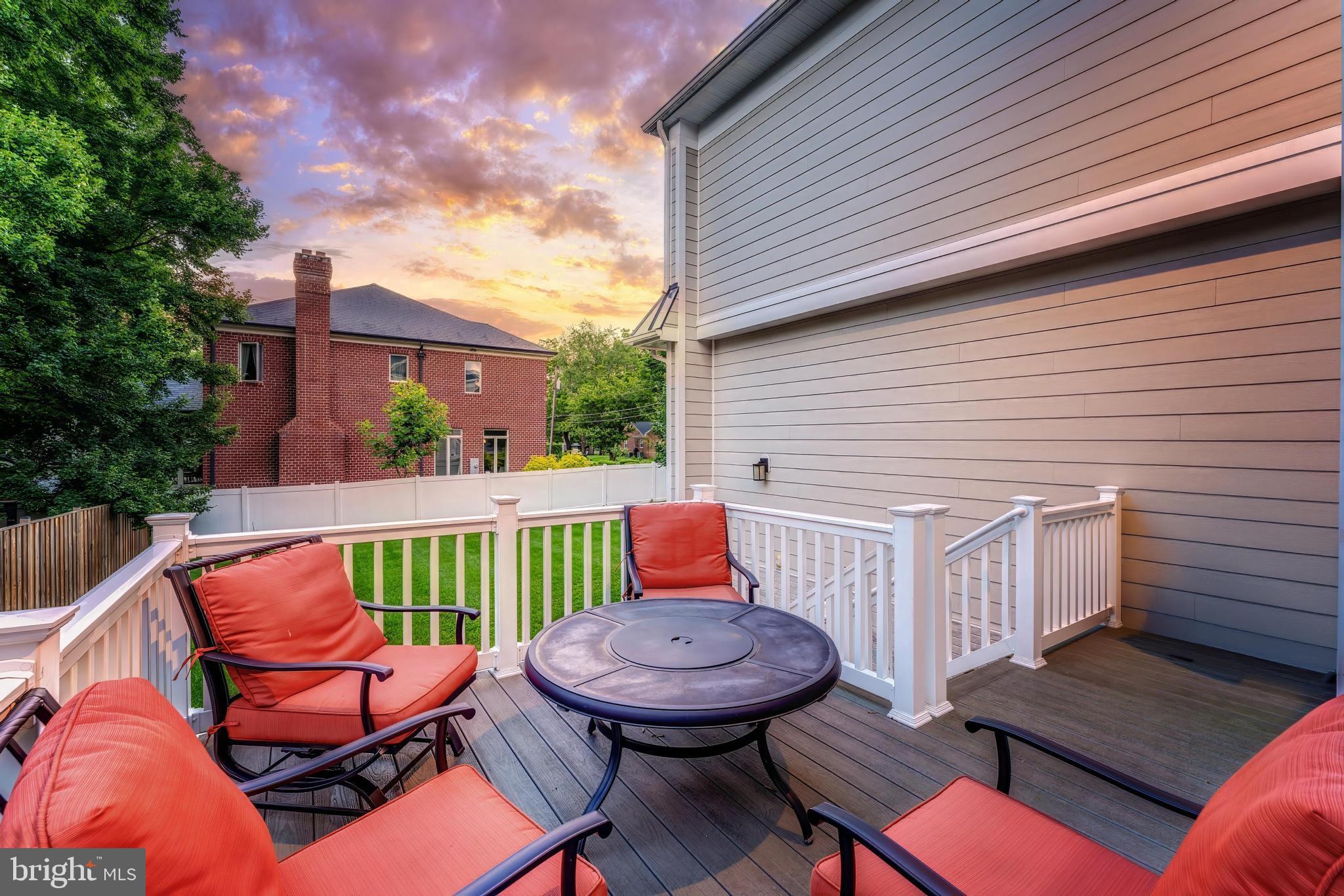 JADE MANOR - Residential