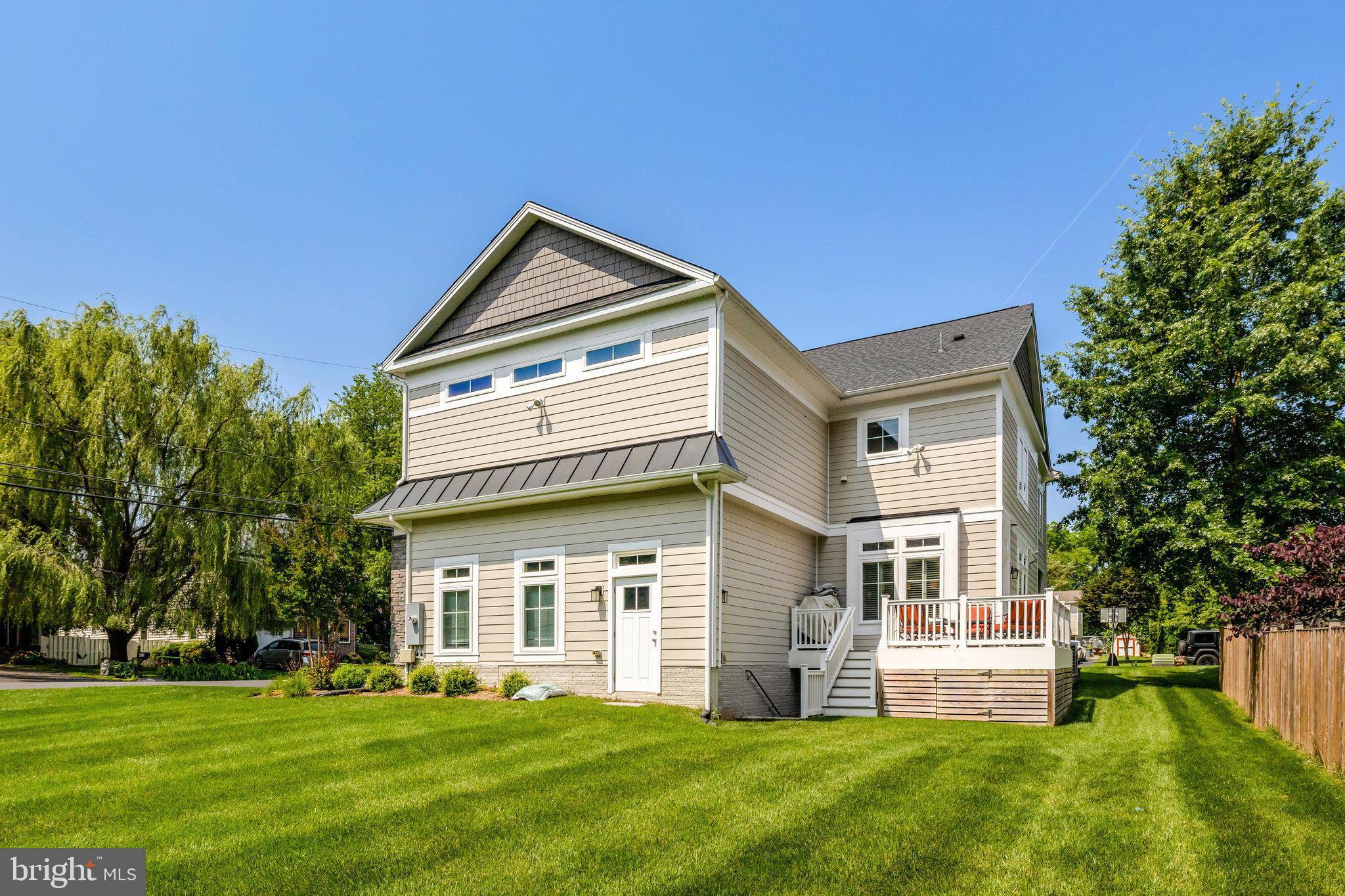 JADE MANOR - Residential