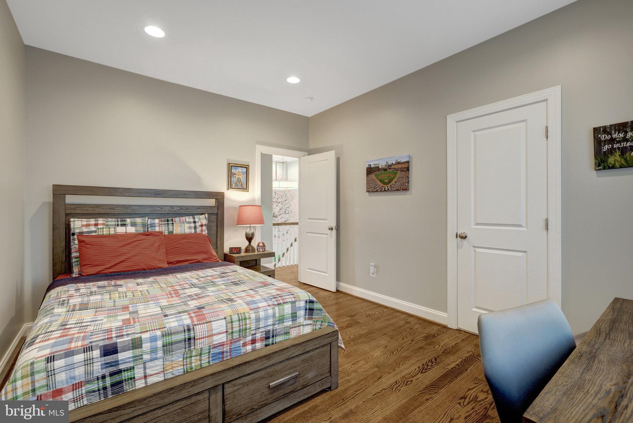 JADE MANOR - Residential