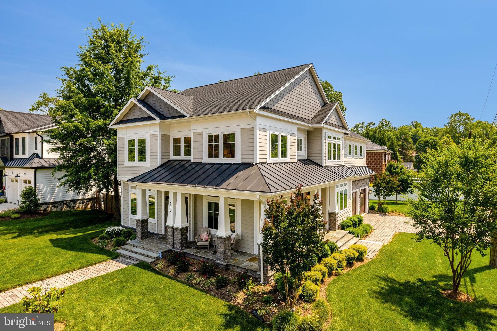 JADE MANOR - Residential