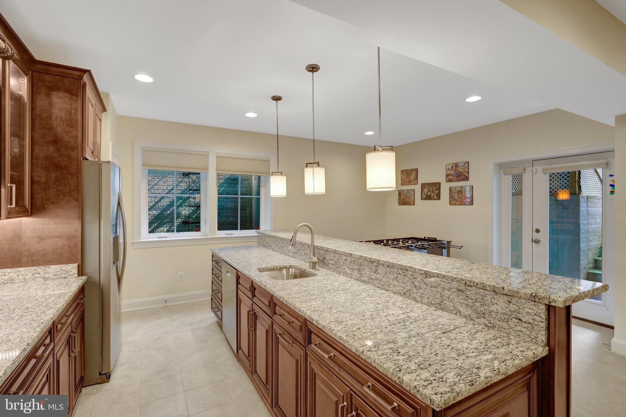 JADE MANOR - Residential